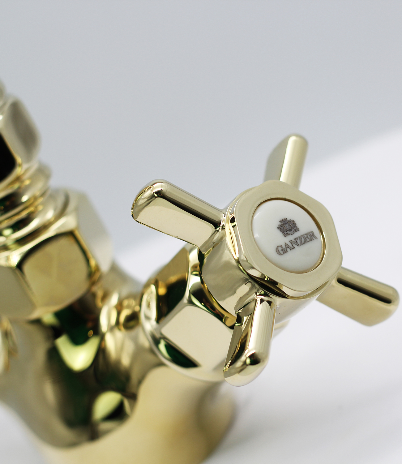 15022-E Смеситель двухвент для кухни ЗОЛОТО GANZER (10/1шт)