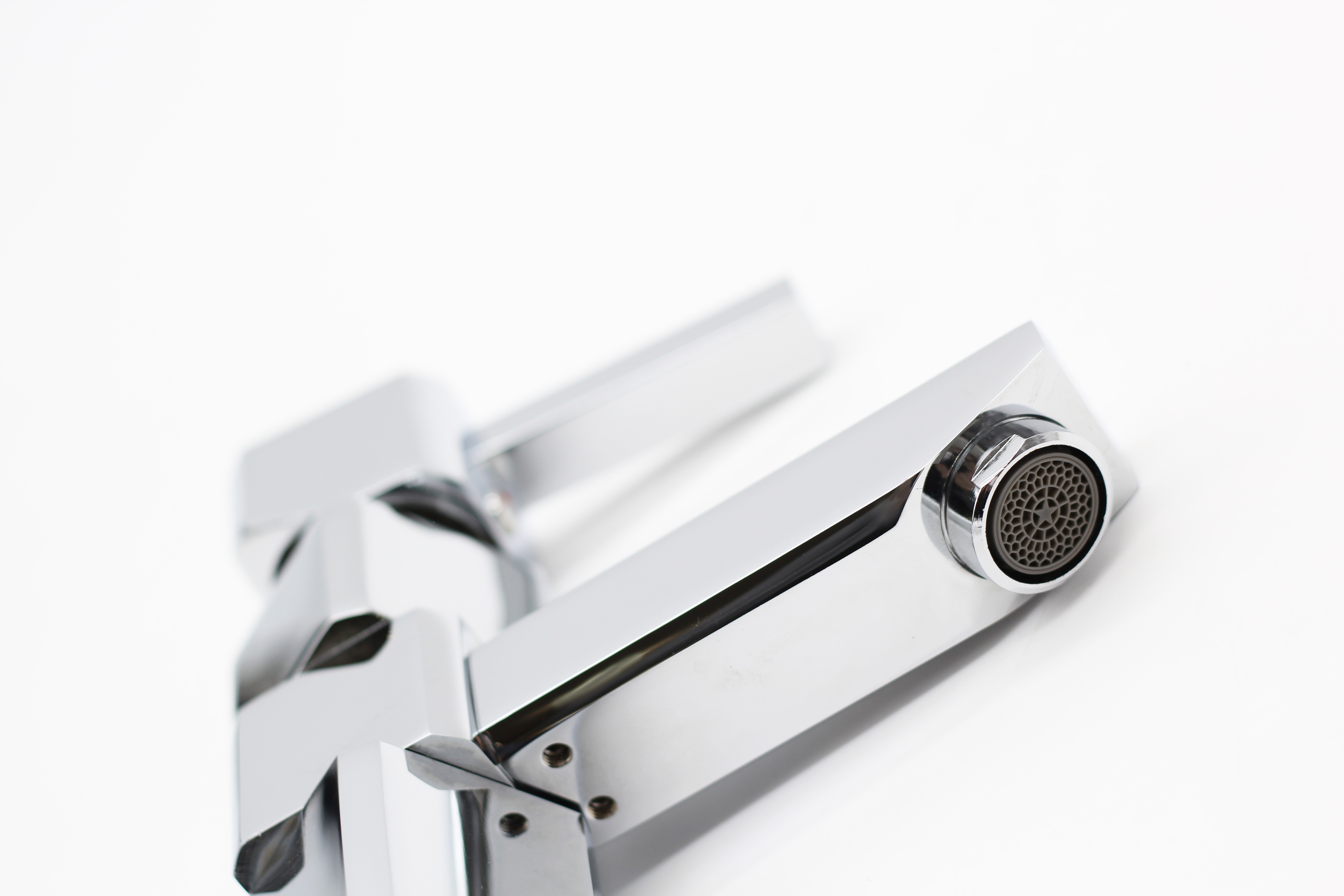 05013 Смеситель для умывальника ПОВОРОТ. "GANZER"  (10/1шт) Л/К