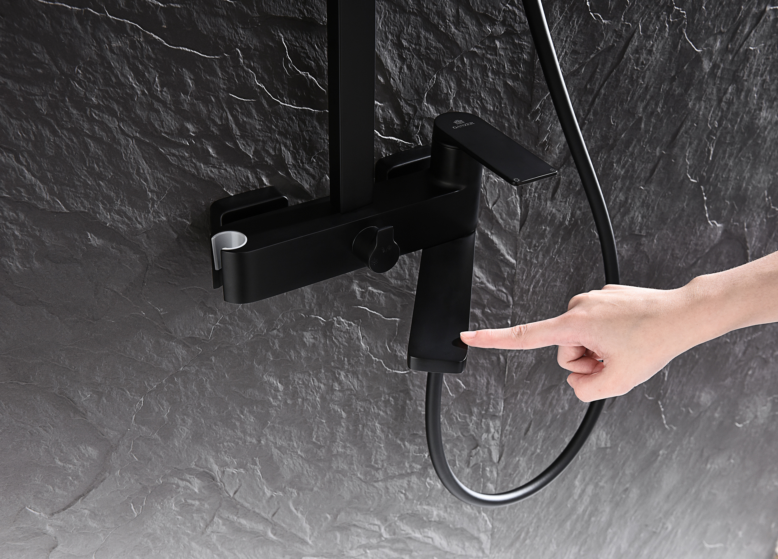 07162-C Душевая система (ЧЕРНЫЙ) GANZER (5/1шт)