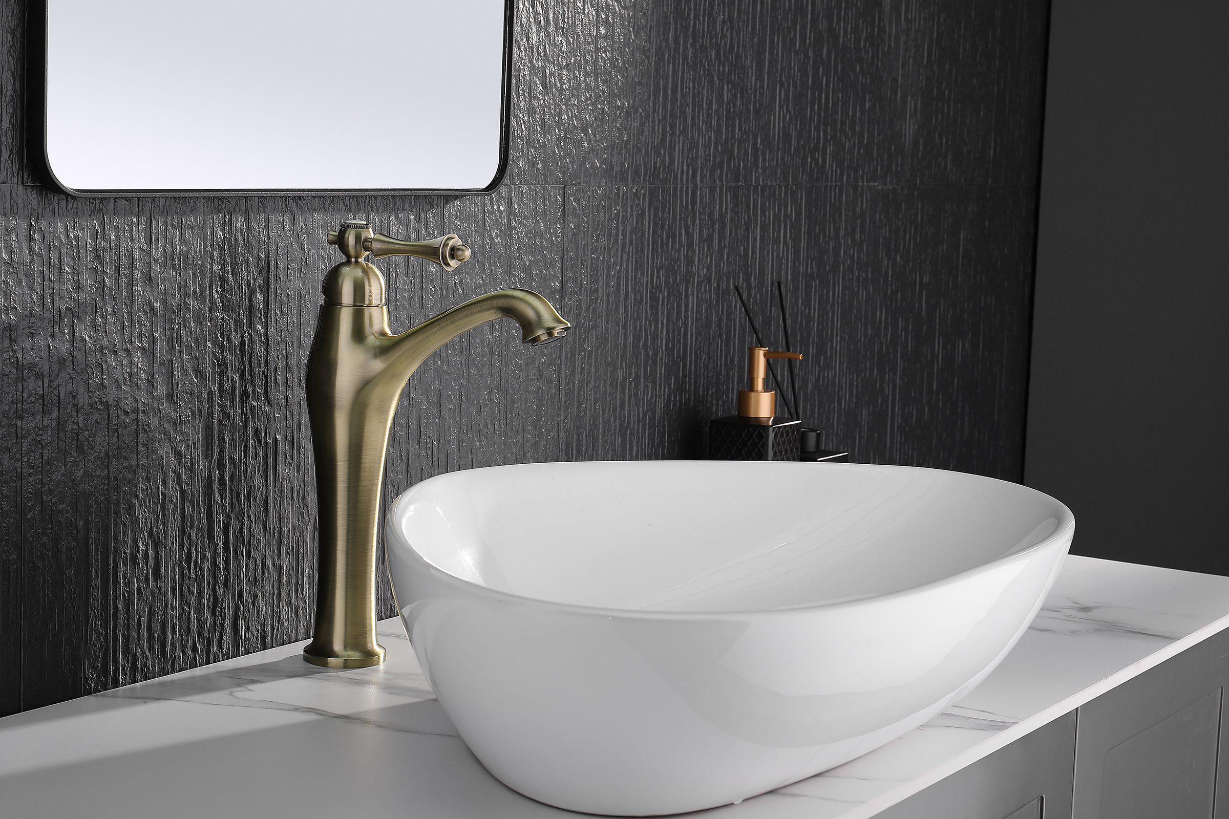 77113-D Смеситель од. для раковины-чаши (БРОНЗА)  GANZER  (10/1шт)