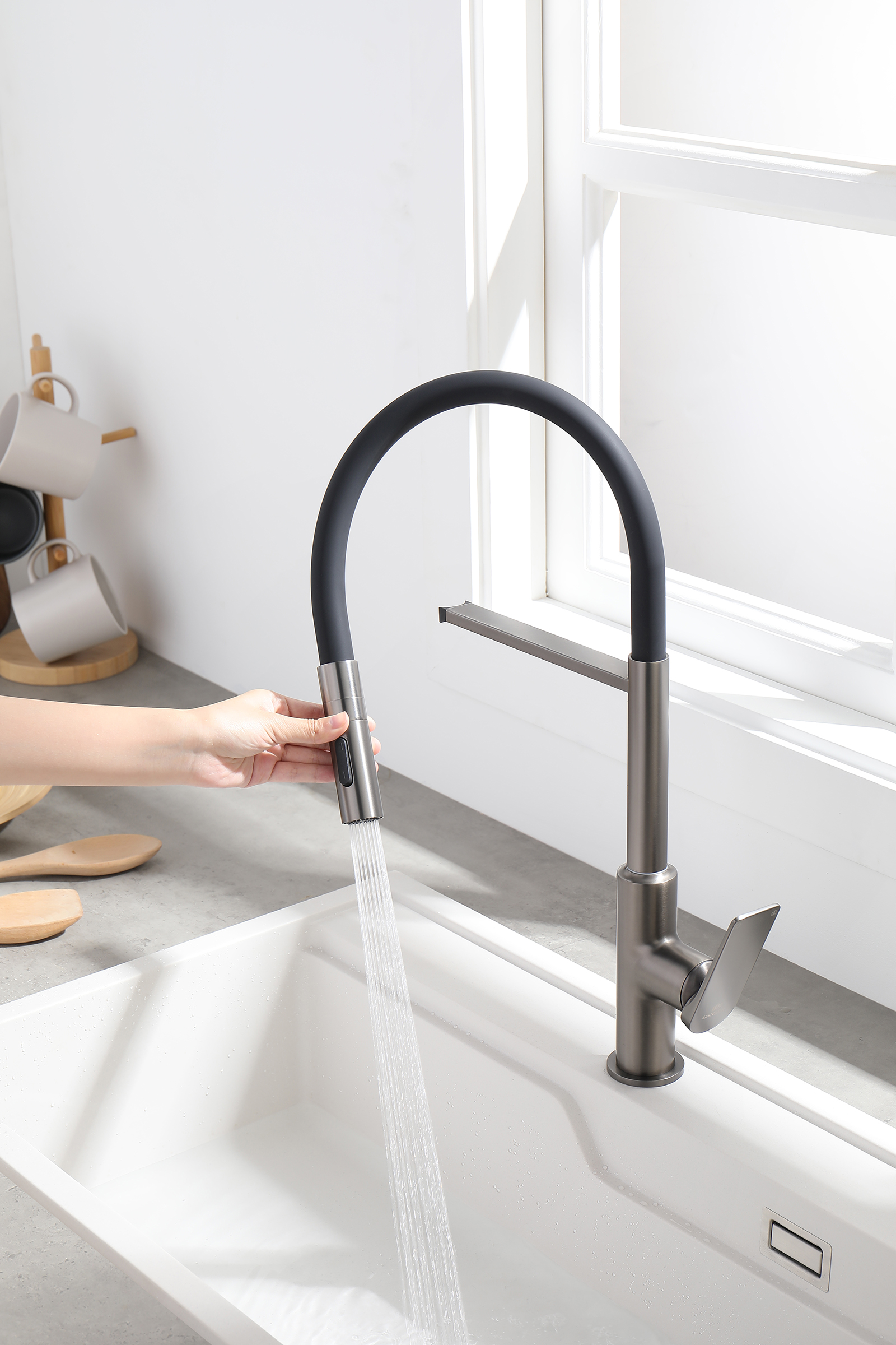 07126-Q Смеситель для кухни с гиб. МАГНИТ. изливом (ГРАФИТ+ЧЕР.) GANZER (10/1шт)