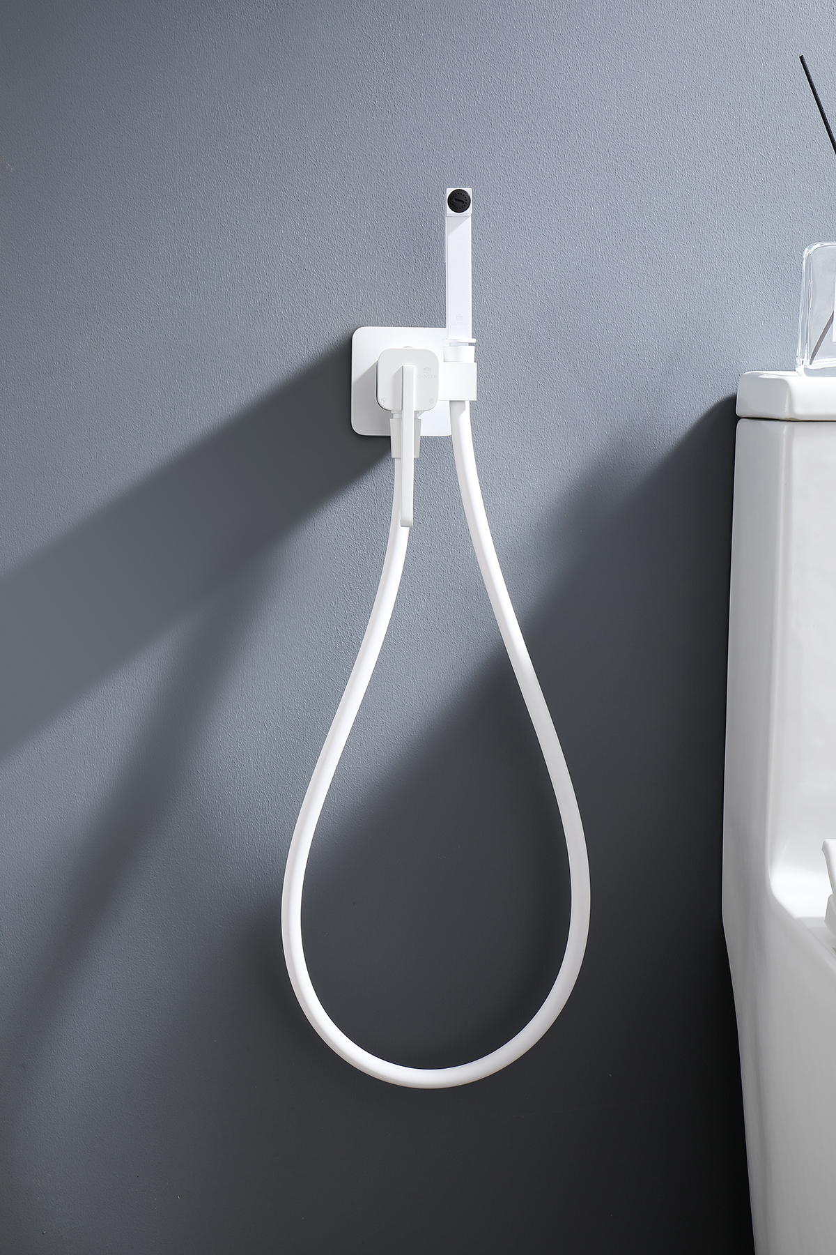 12157-F Смеситель встраиваемый с ГИГ. душем (БЕЛЫЙ) GANZER (10/1шт)