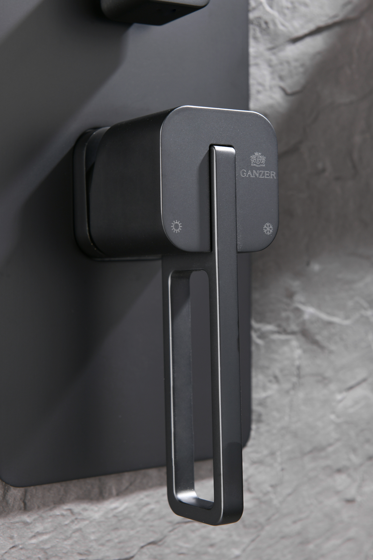 12165-C Смеситель встраиваемый для душа с 3-функ. (ЧЕРНЫЙ) GANZER (6/1шт)