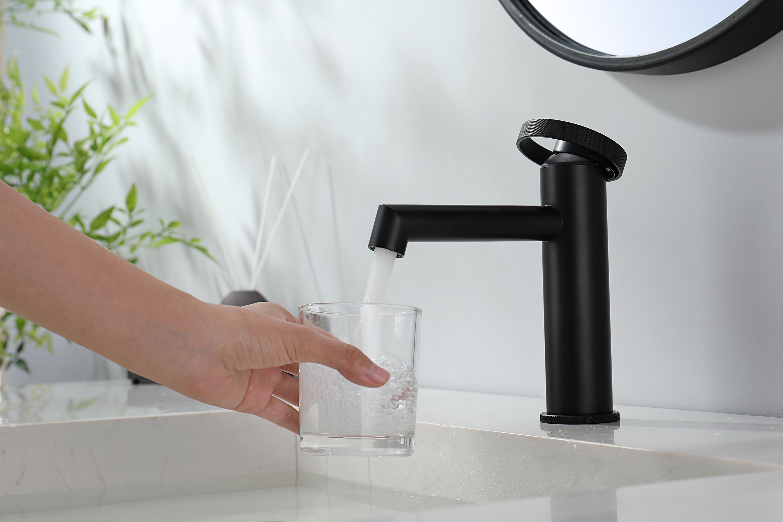 19111-C Смеситель од. для раковины (ЧЕРНЫЙ) GANZER (10/1шт)