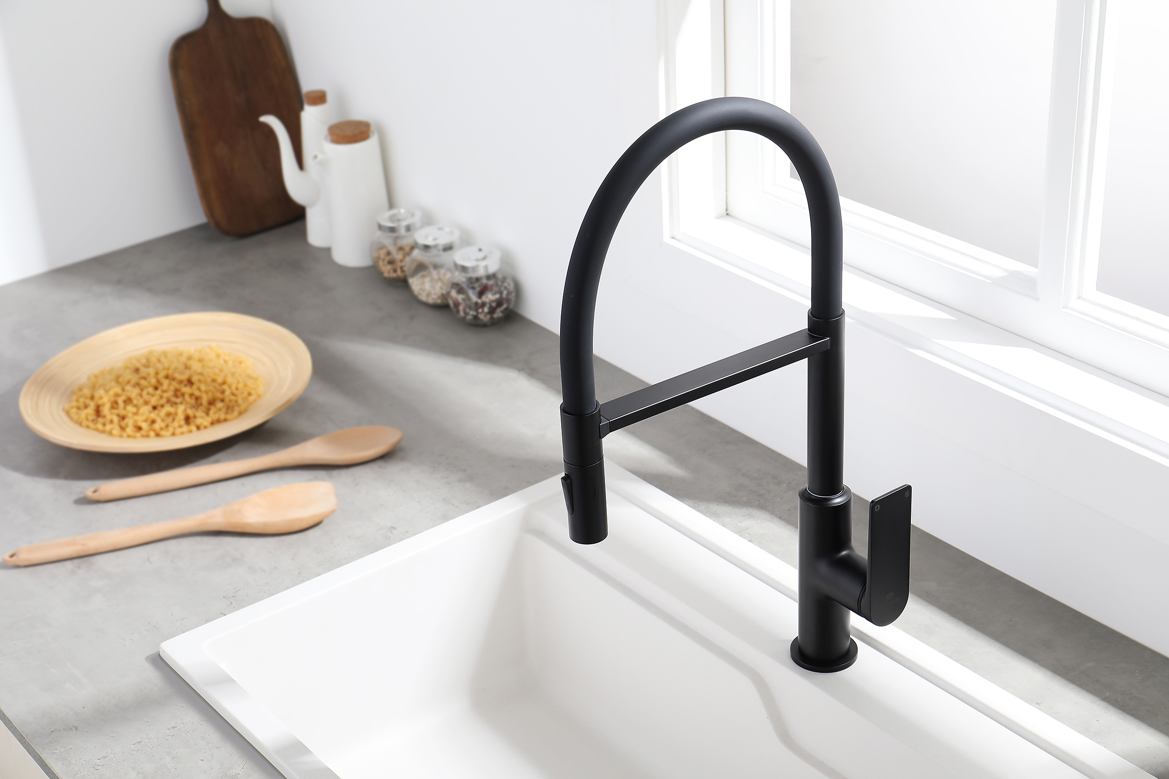 07126-C Смеситель для кухни с гиб. МАГНИТ. изливом (ЧЕР.+ЧЕР.) GANZER (10/1шт)