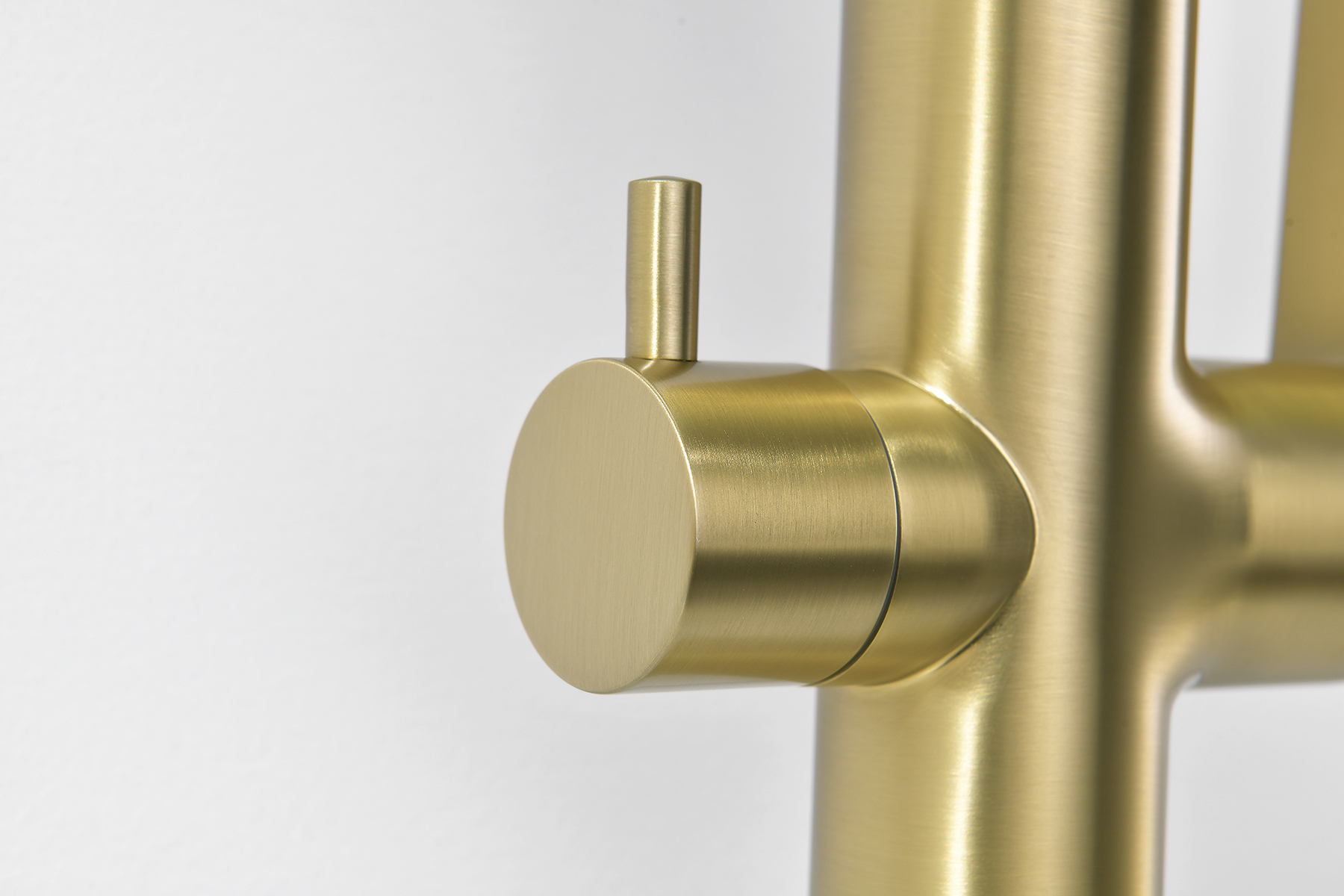 07127-S Смес. для кухни с гиб МАГ. изл. и под. фильт. (Мат. Золото+ЧЕР.) GANZER (10/1шт)