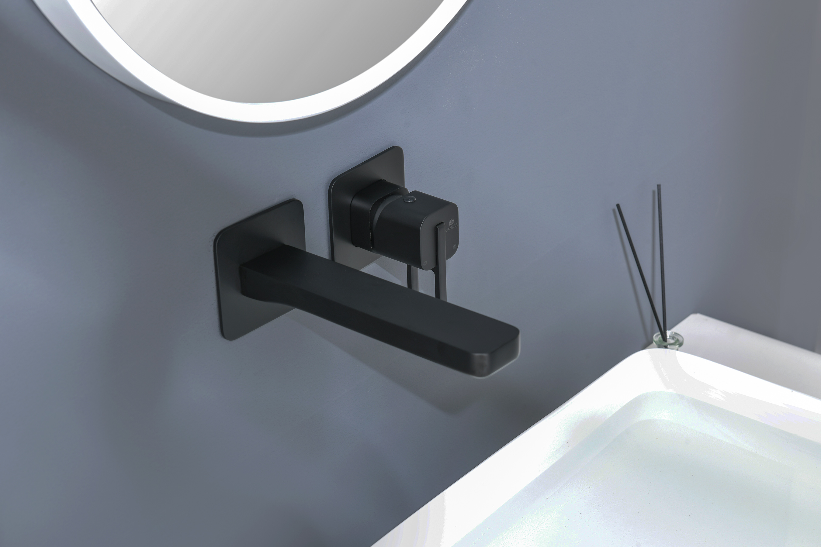 12144-C Встроенный смес для рак. (ЧЕРНЫЙ) GANZER  (10/1шт)