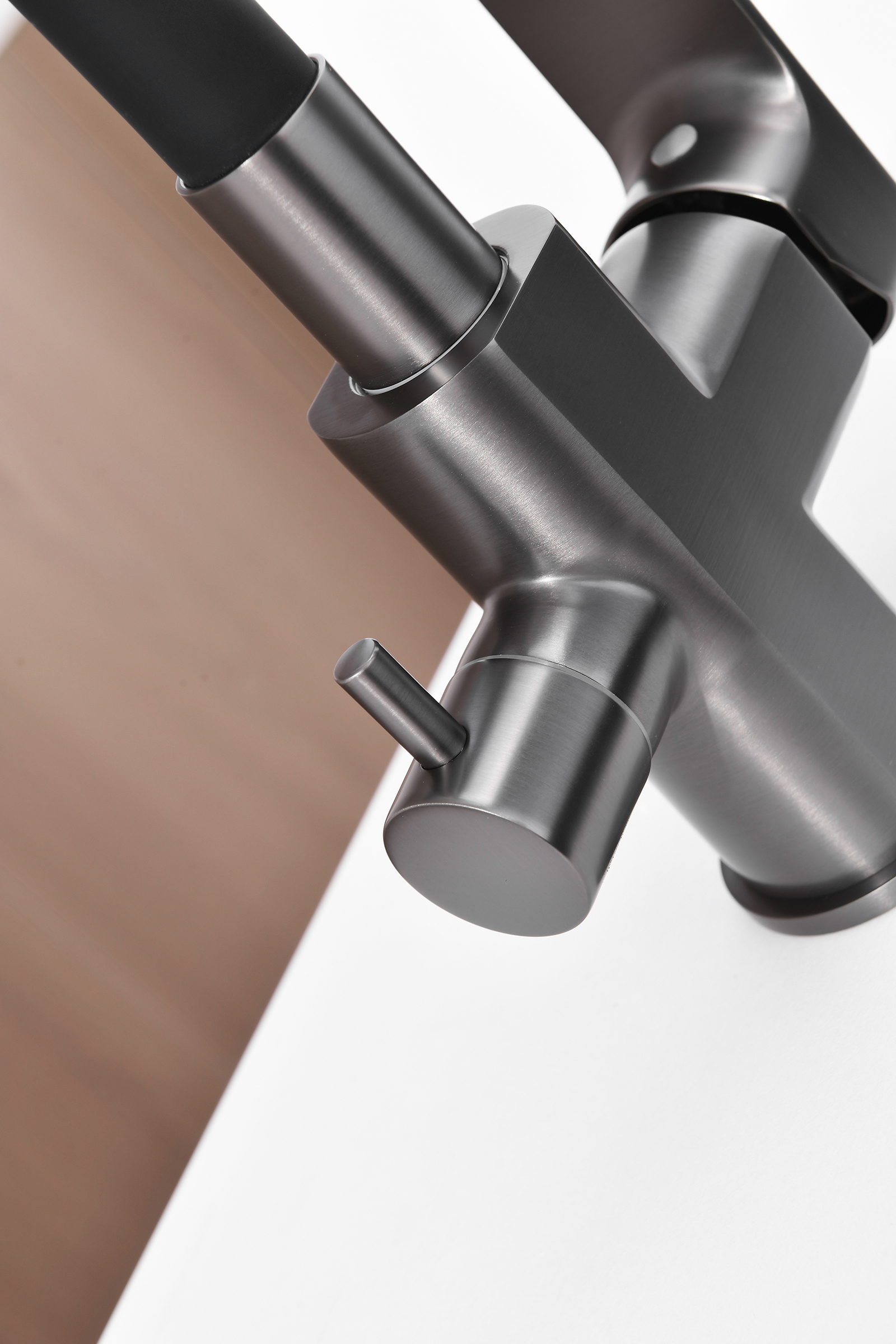 06127-Q Смеситель для кухни с гиб. изл. и под. фильтра (ГРАФИТ) GANZER (10/1шт)