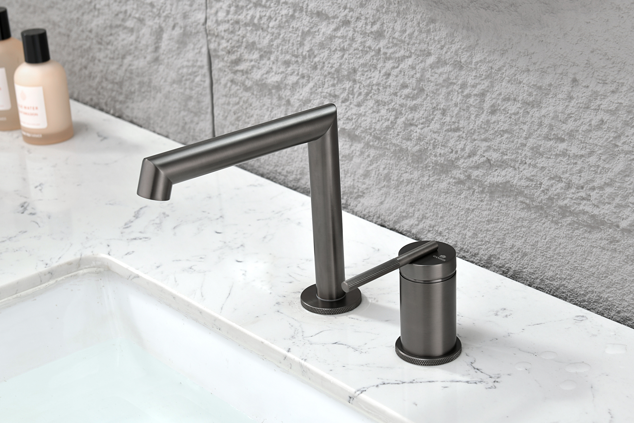 19114-Q Смеситель на борт раковины (2-отв,ГРАФИТ)  GANZER (10/1шт)