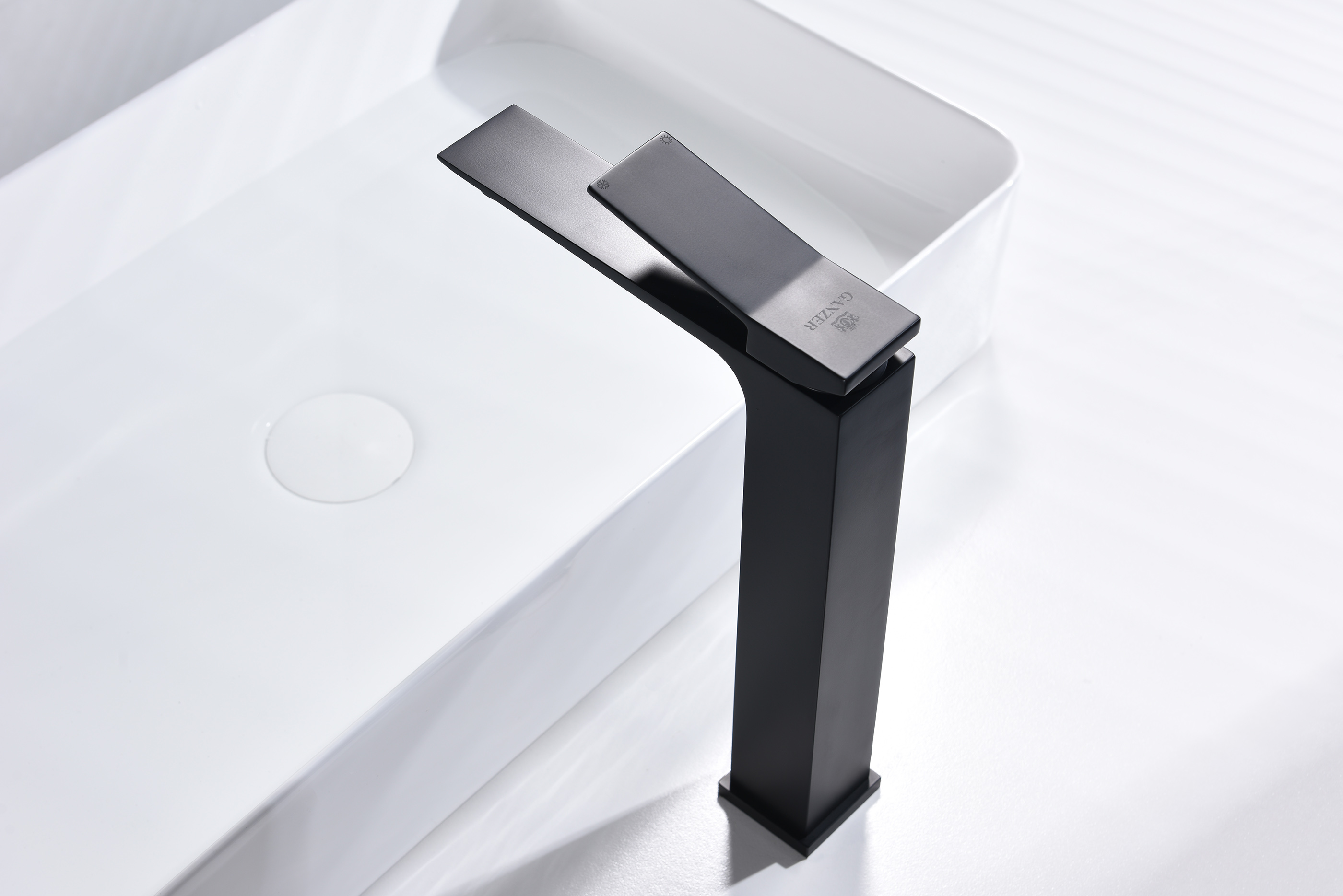 05112-C Смеситель од. для раковины-чаши (ЧЕРНЫЙ) GANZER (10/1шт)