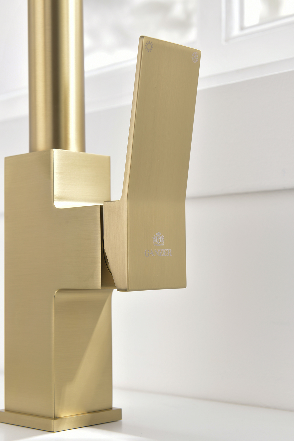 05126-S Смес. для кухни с гиб МАГ. изл. и под. фильт. (Мат. Золото) GANZER (10/1шт)