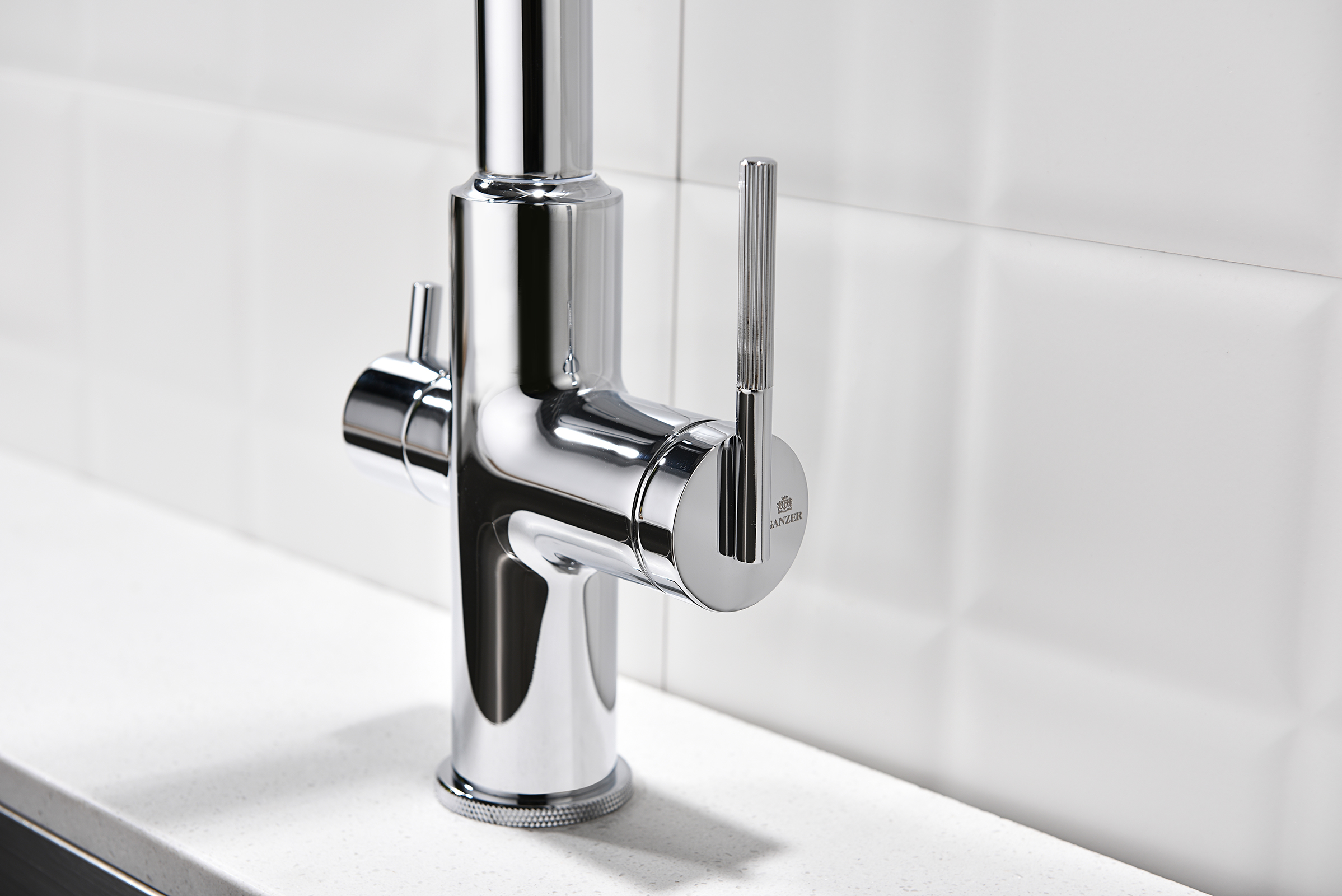 19127 Смес. для кухни с гиб МАГ. изл. и под. фильт. (ХРОМ+ЧЕР.) GANZER (10/1шт)