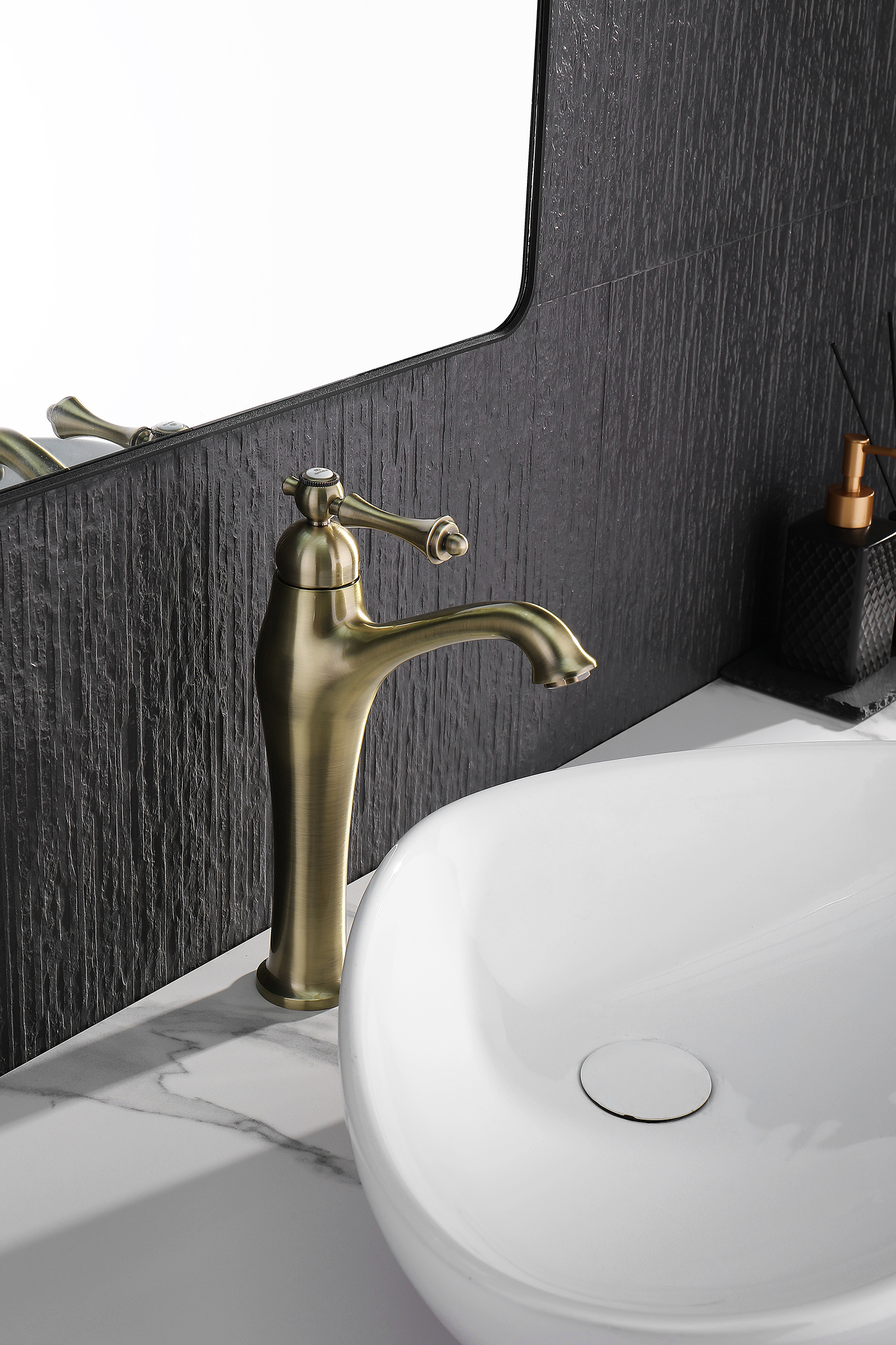 77113-D Смеситель од. для раковины-чаши (БРОНЗА)  GANZER  (10/1шт)