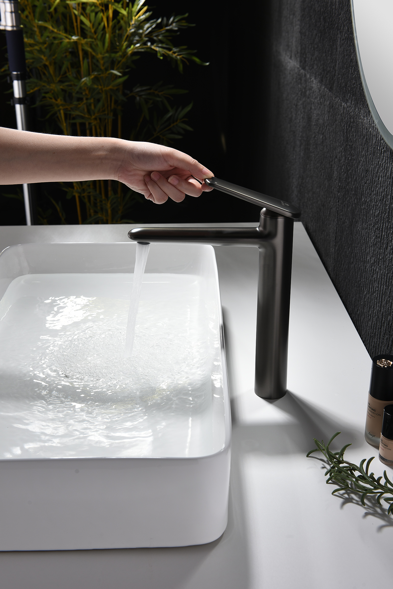 02112-Q Смеситель од. для раковины-чаши (ГРАФИТ) GANZER (10/1шт)