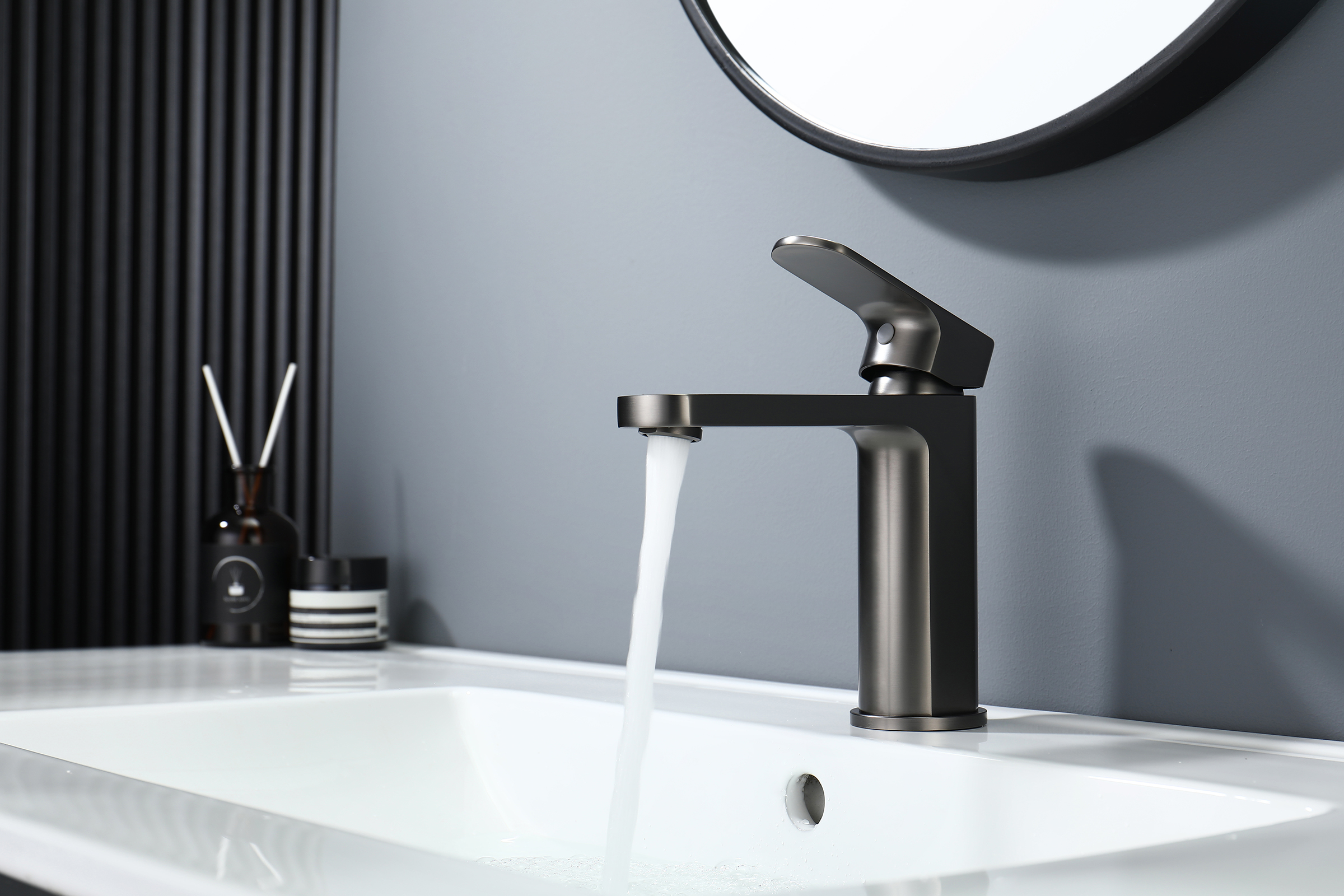 06111-Q Смеситель од. для раковины (ГРАФИТ) GANZER (10/1шт)