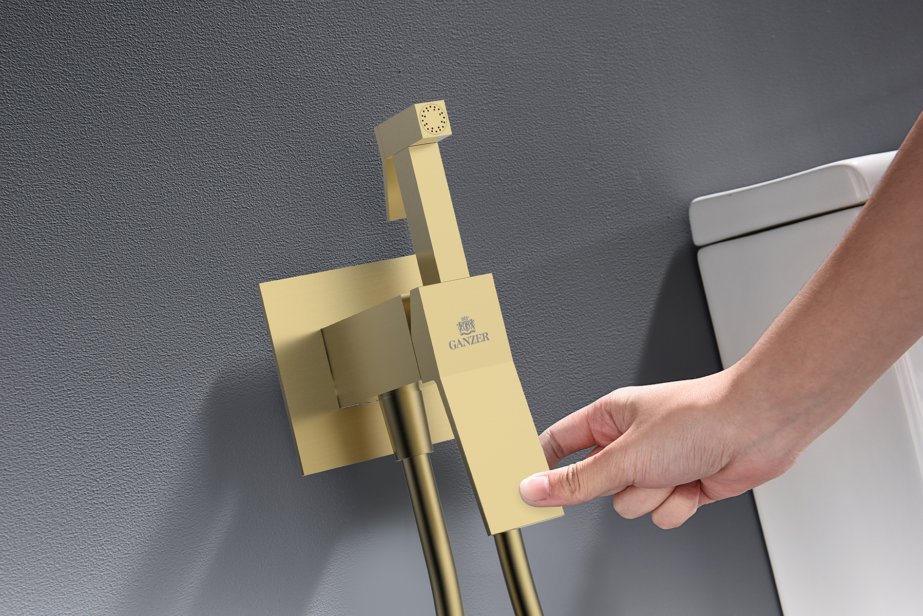05157-S Смеситель встраиваемый с ГИГ. душом (Мат. Золото) GANZER (10/1шт)