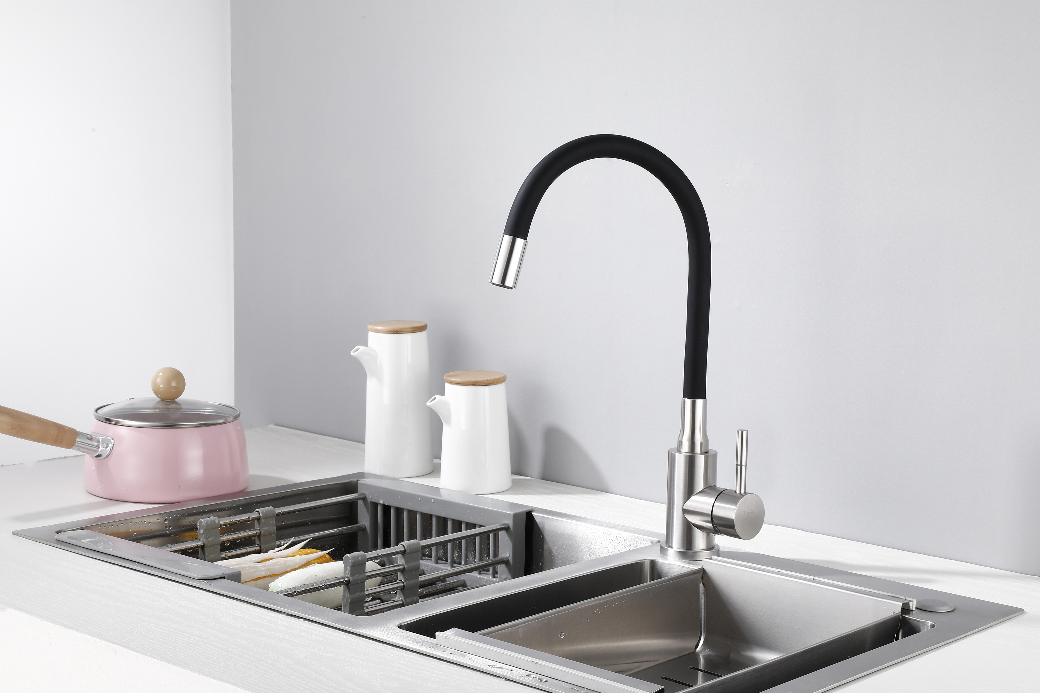 59304-GC Смес. из НЕРЖ. для кух. (САТИН с гиб. чер. изл.) HANSEN  (20/1шт)