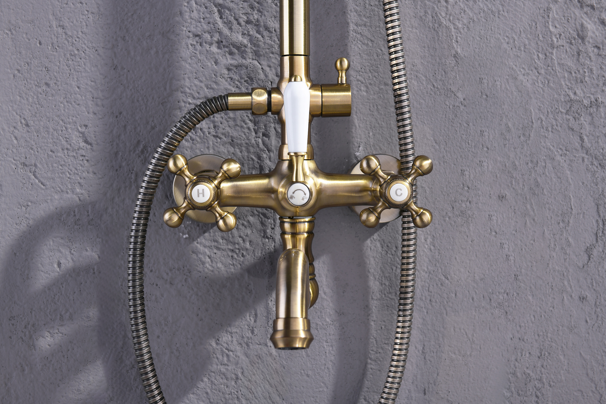 09063-D Двухвент душевой релинг БРОНЗА  GANZER  (4/1шт)