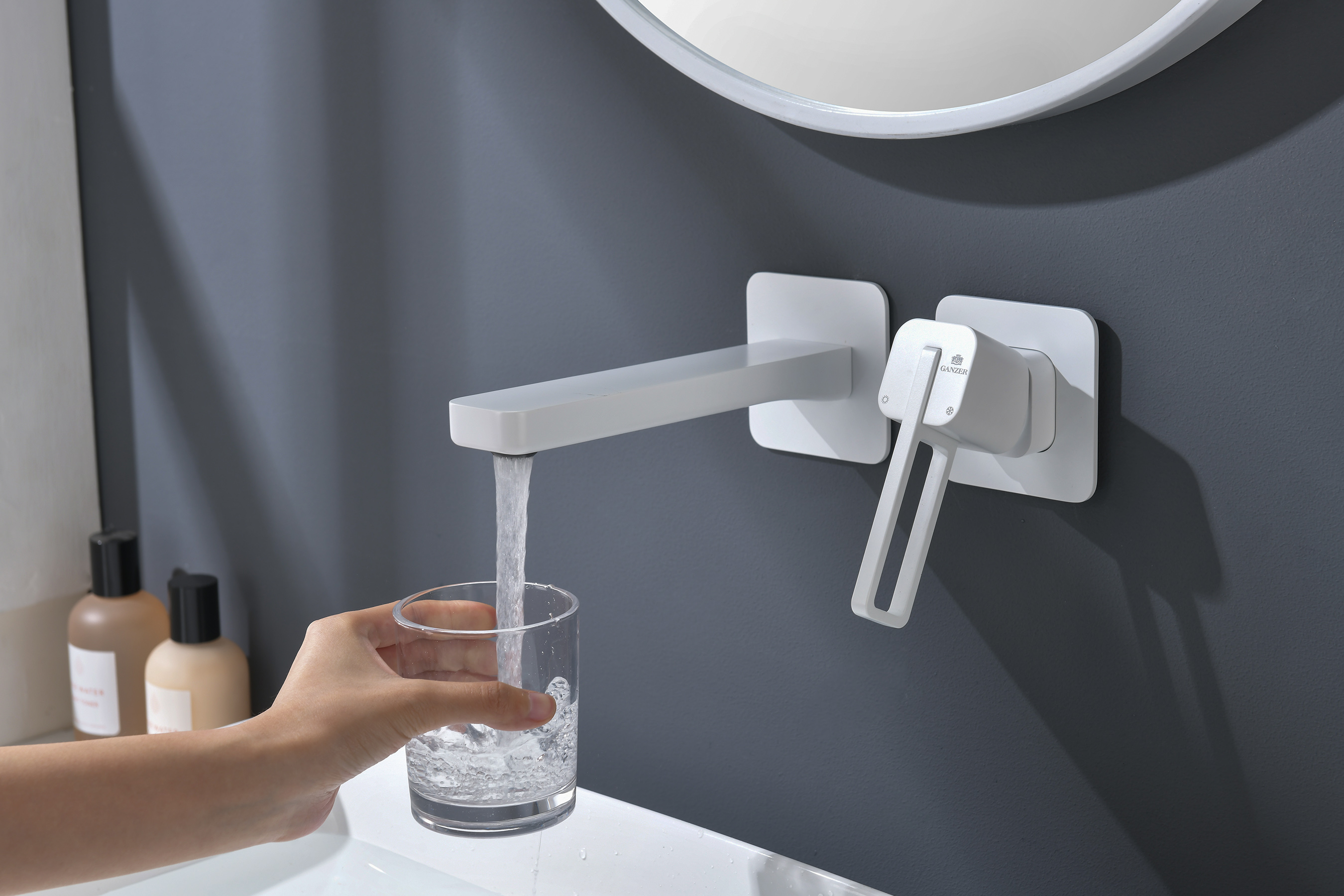 12144-F Встроенный смес для рак. (БЕЛЫЙ) GANZER  (10/1шт)