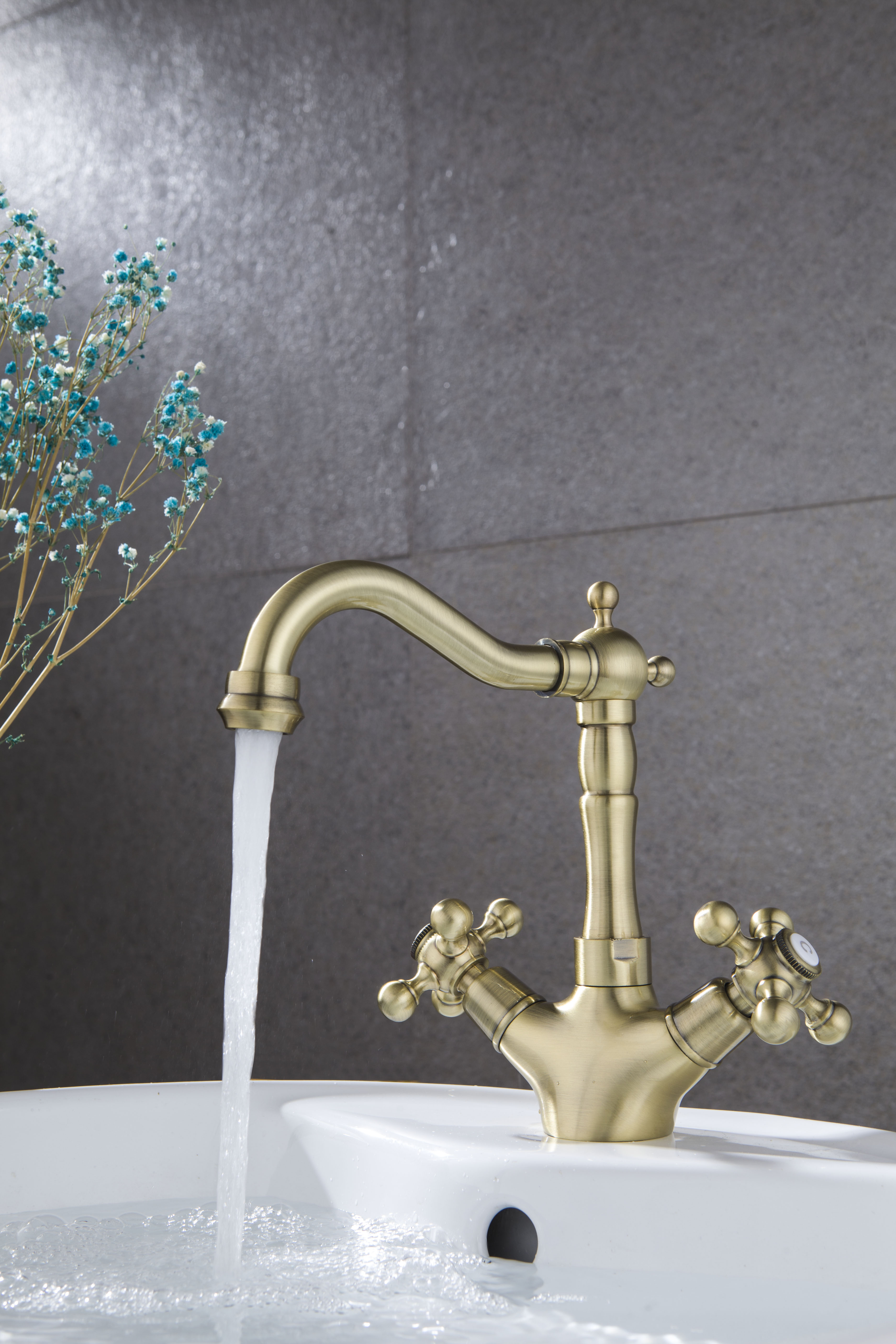 09112-D Смеситель двухвент. для умыв. (БРОНЗА)  GANZER  (10/1шт)