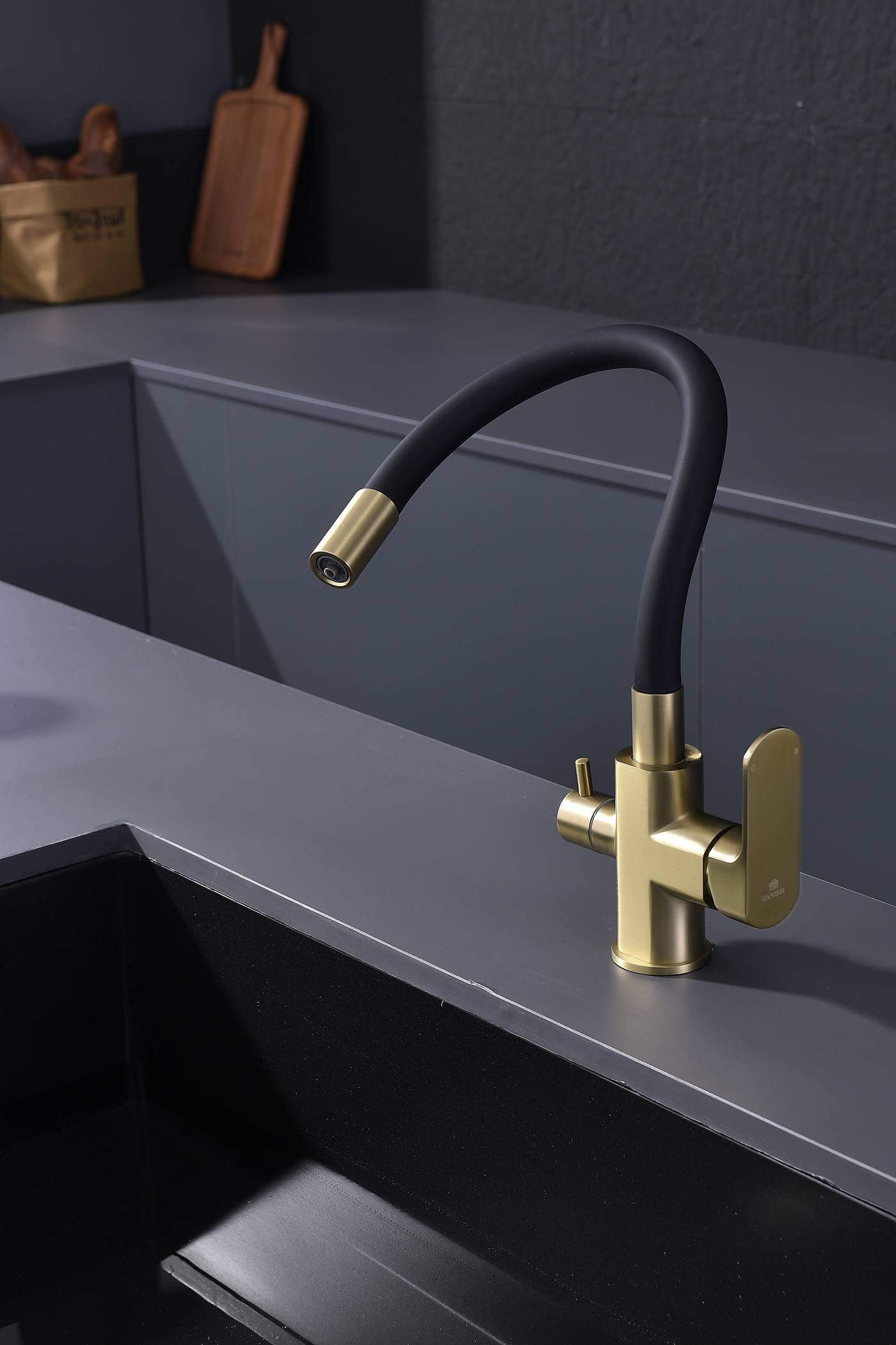 06127-S Смеситель для кухни с гиб. изл. и под. фильтра (Мат. Золото) GANZER (10/1шт)