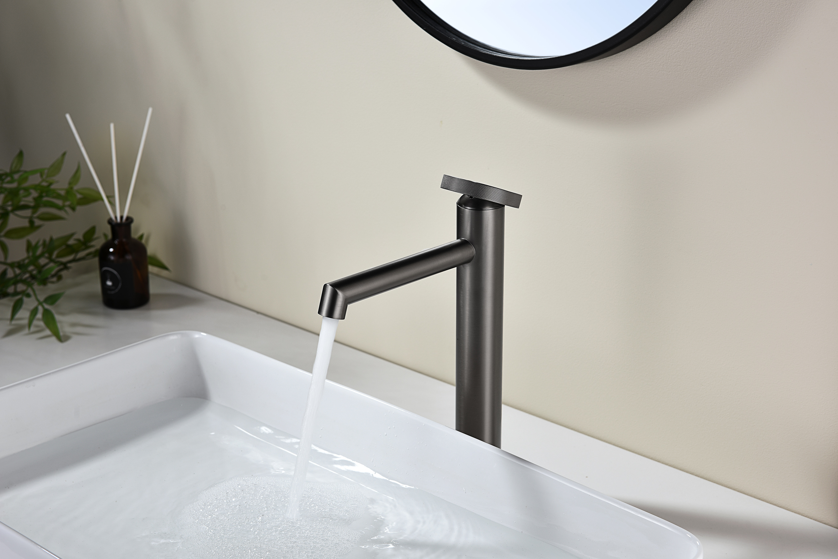 19112-Q Смеситель од. для раковины-чаши (ГРАФИТ) GANZER (10/1шт)