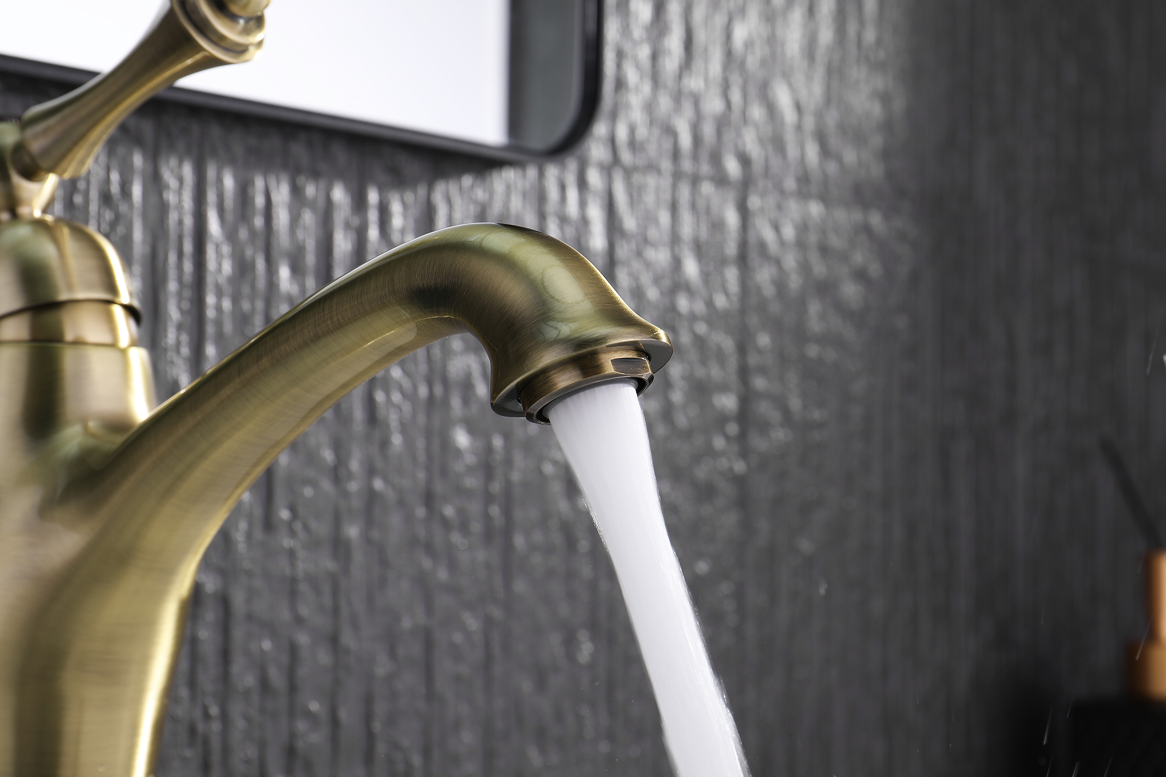 77113-D Смеситель од. для раковины-чаши (БРОНЗА)  GANZER  (10/1шт)