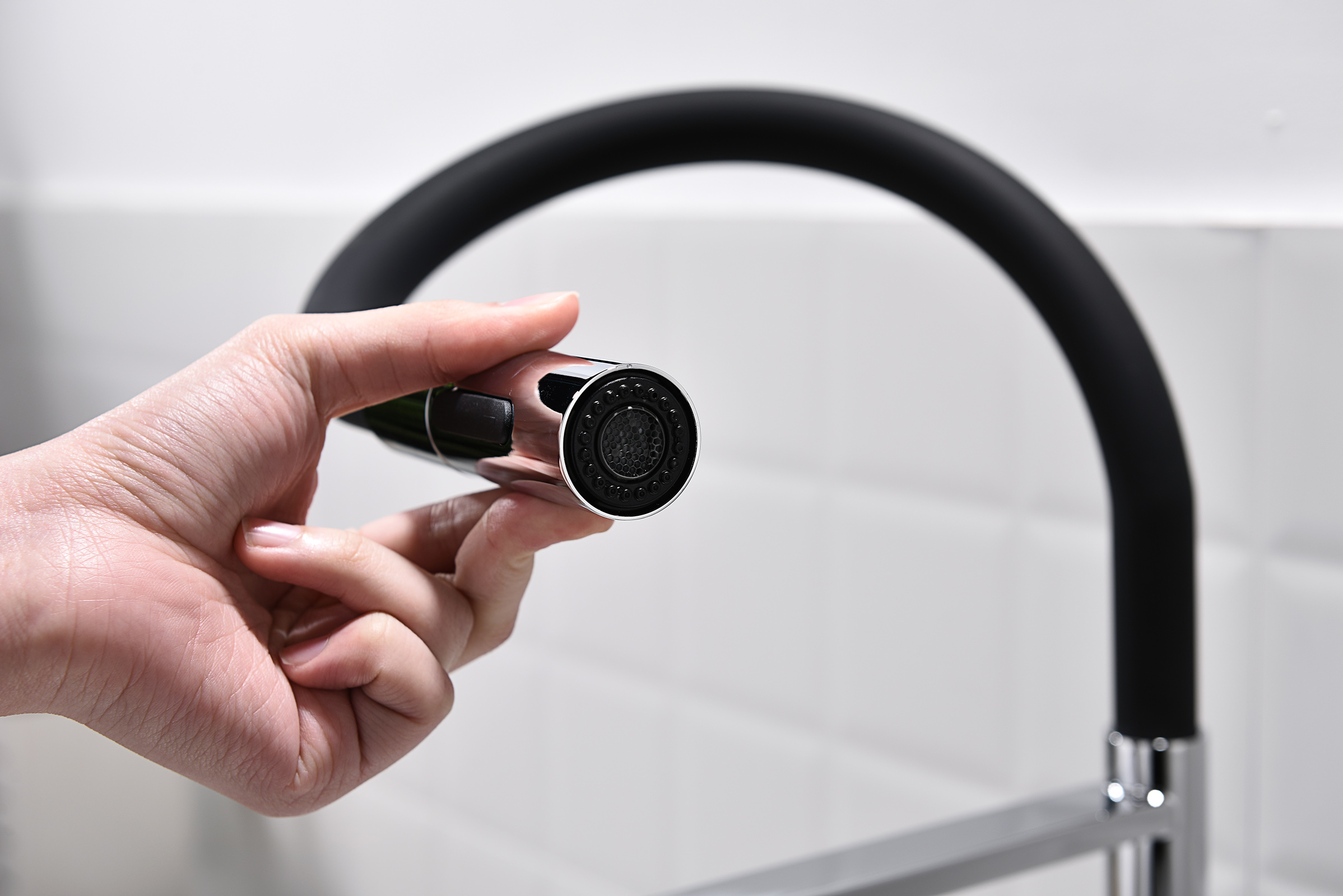 19127 Смес. для кухни с гиб МАГ. изл. и под. фильт. (ХРОМ+ЧЕР.) GANZER (10/1шт)