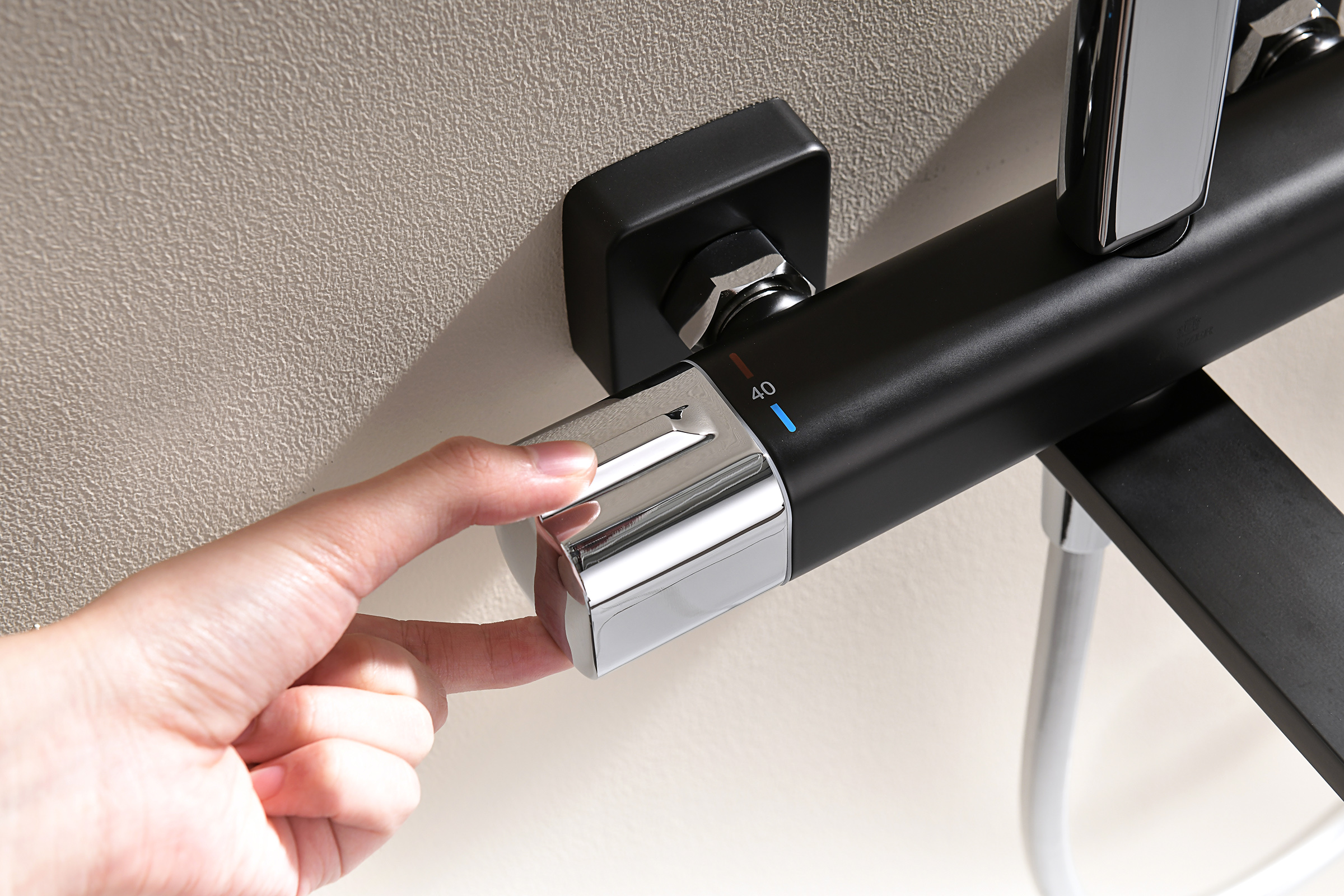 12071-C Душевая система с термостатом (ЧЕРНЫЙ) GANZER (5/1шт)