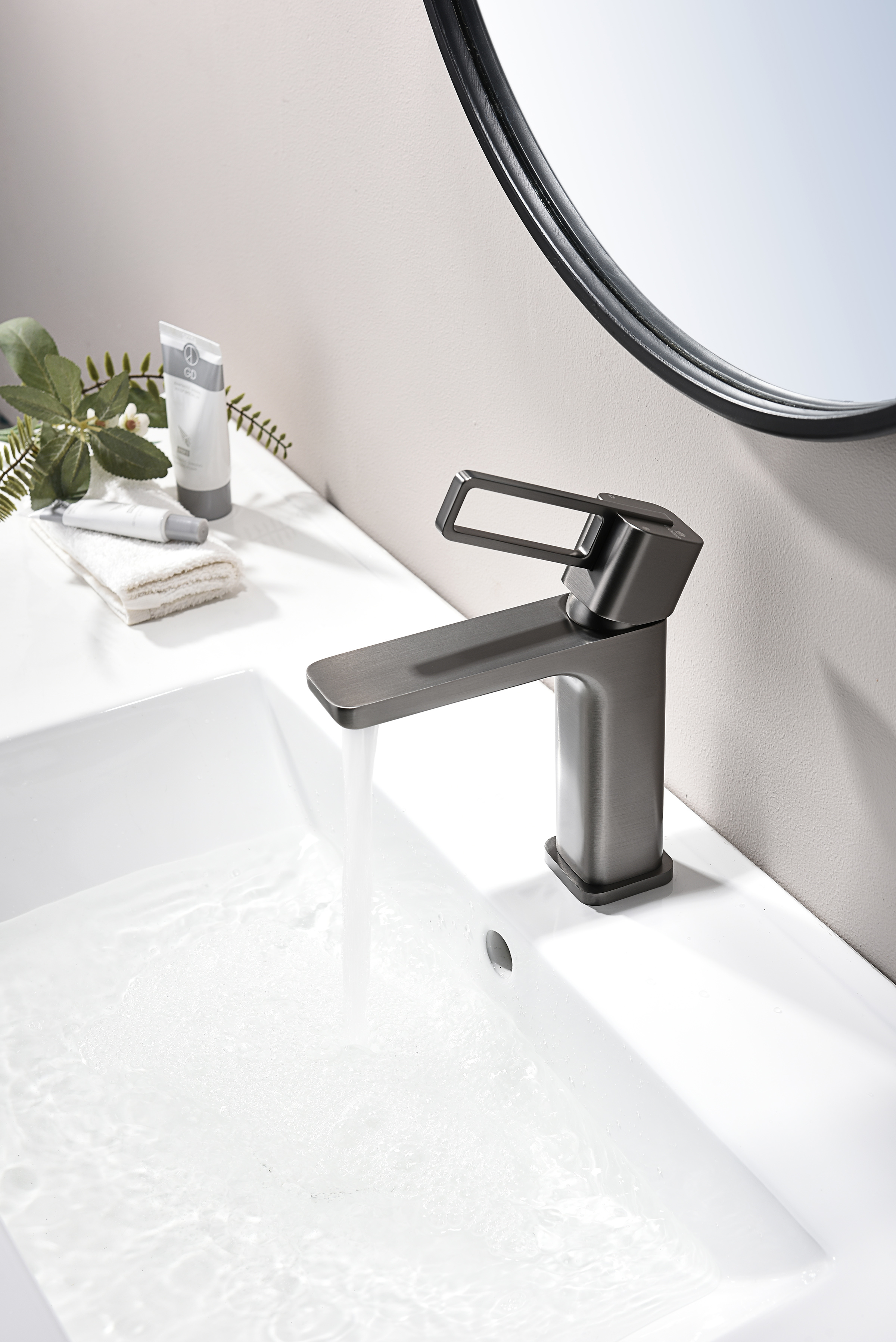 12111-Q Смеситель од. для раковины (ГРАФИТ) GANZER (10/1шт)