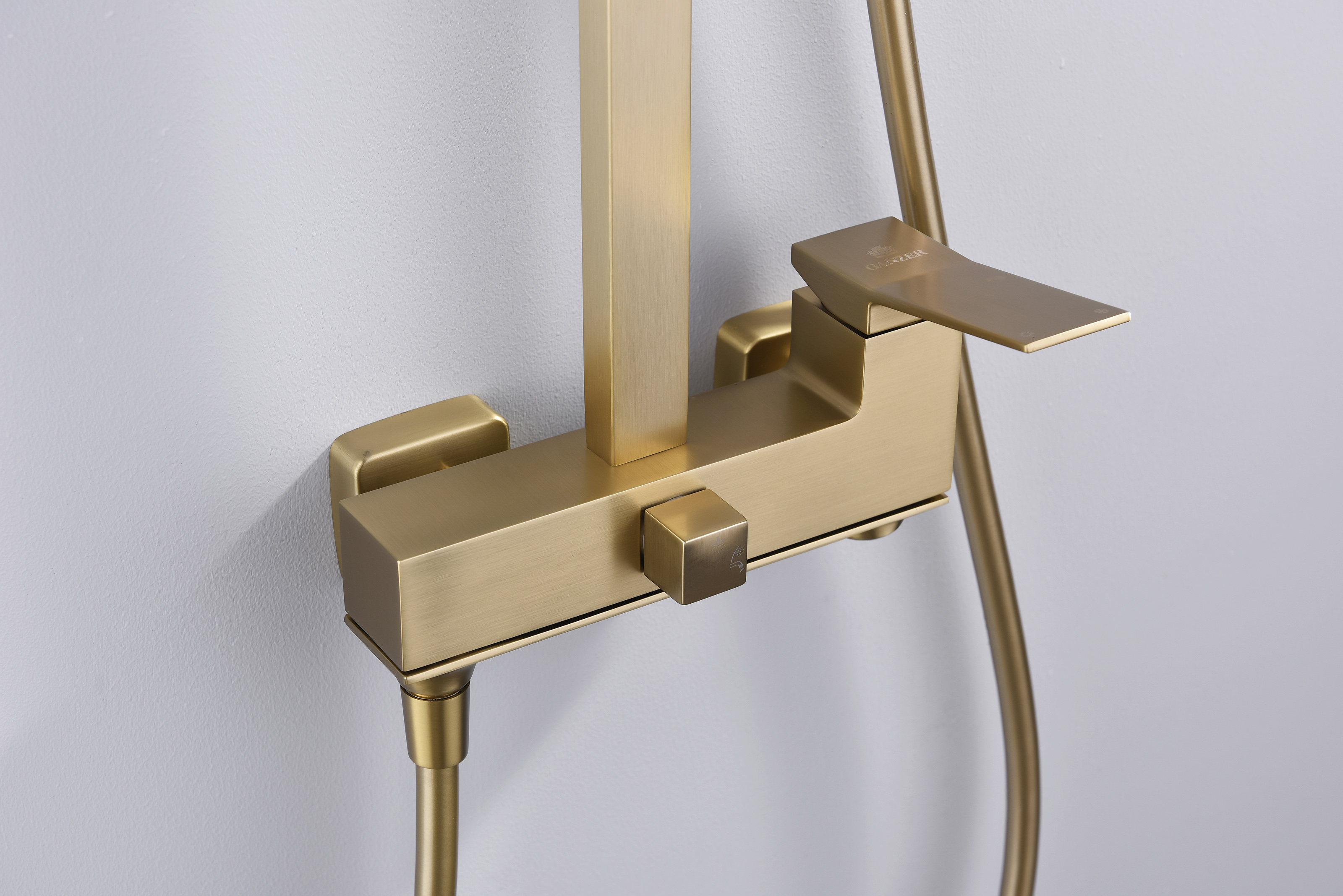 05162-S Душевая система (Мат. Золото) GANZER (5/1шт)