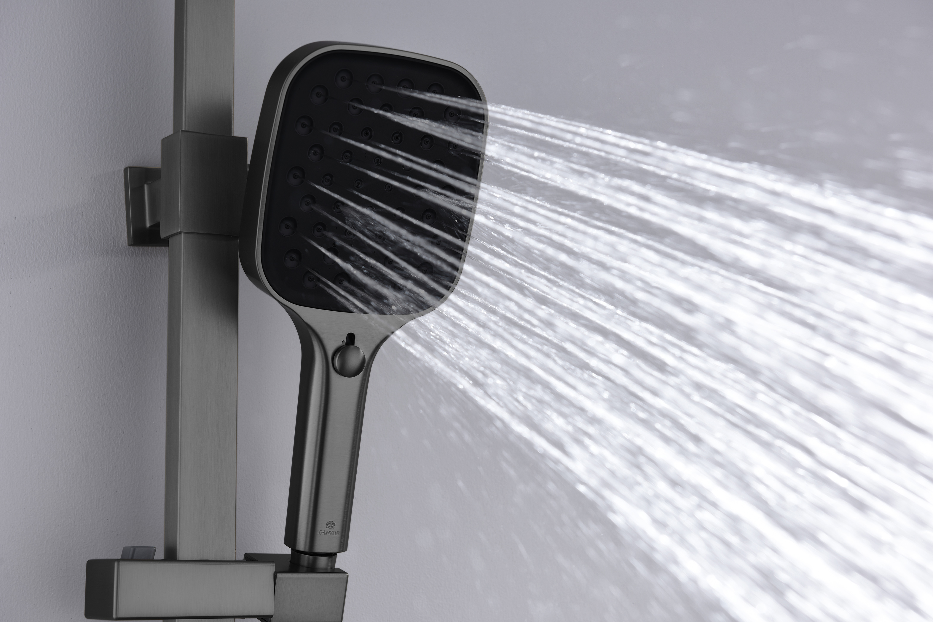 05162-Q Душевая система (ГРАФИТ) GANZER (5/1шт)