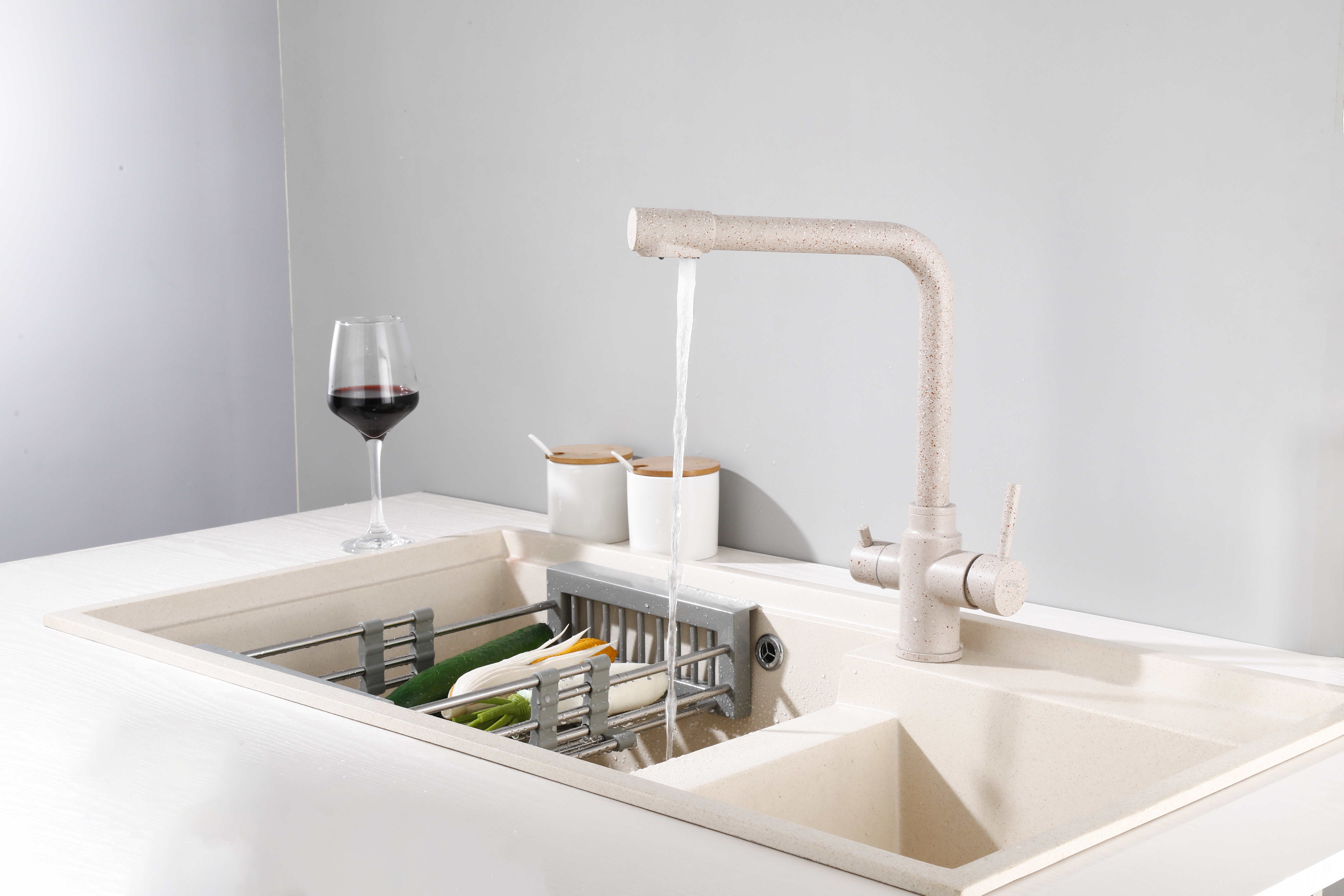 15085-B Смес. из НЕРЖ. для кух. под. фильт (СВ. БЕЖ.) HANSEN  (20/1шт)