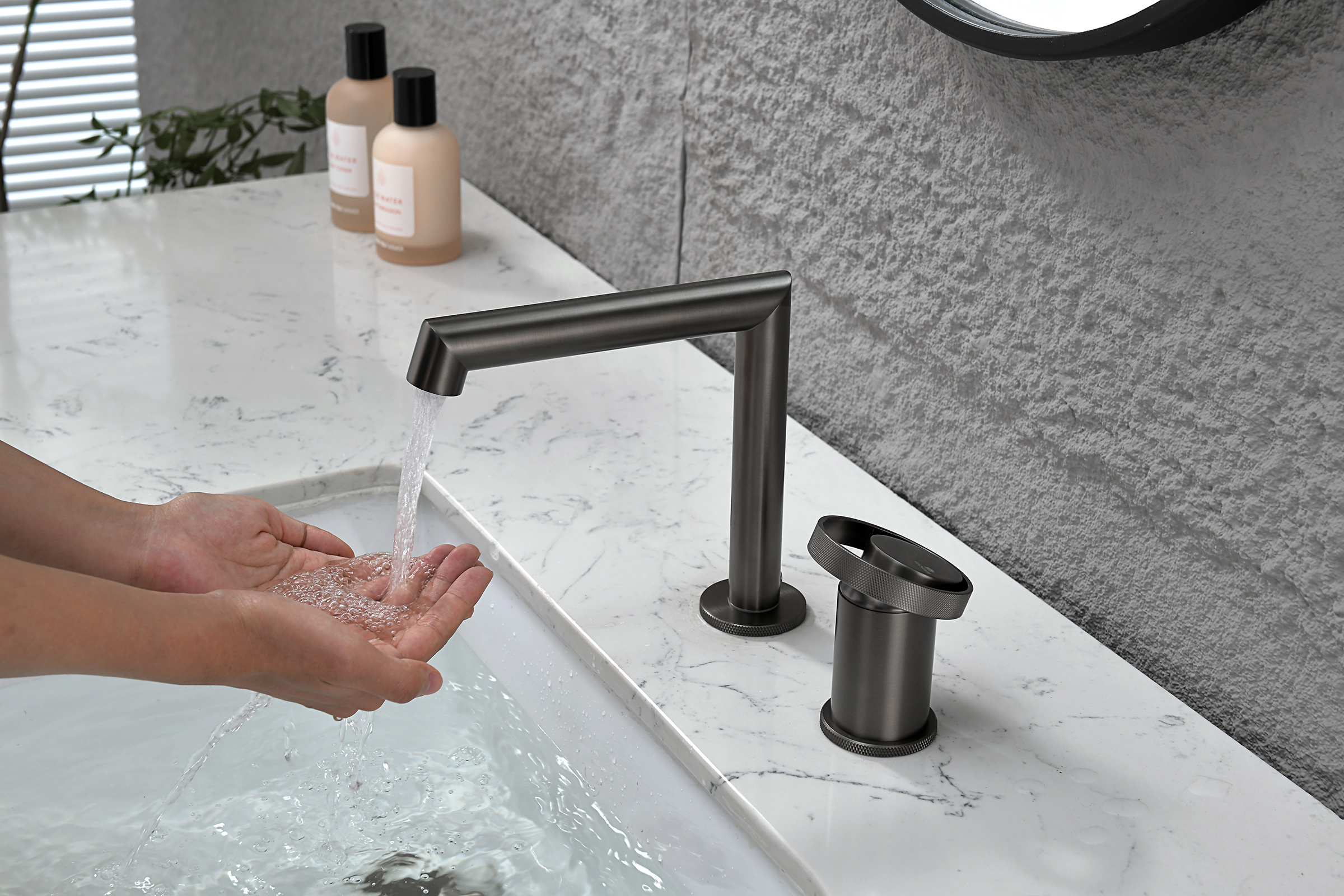 19114-Q Смеситель на борт раковины (2-отв,ГРАФИТ)  GANZER (10/1шт)