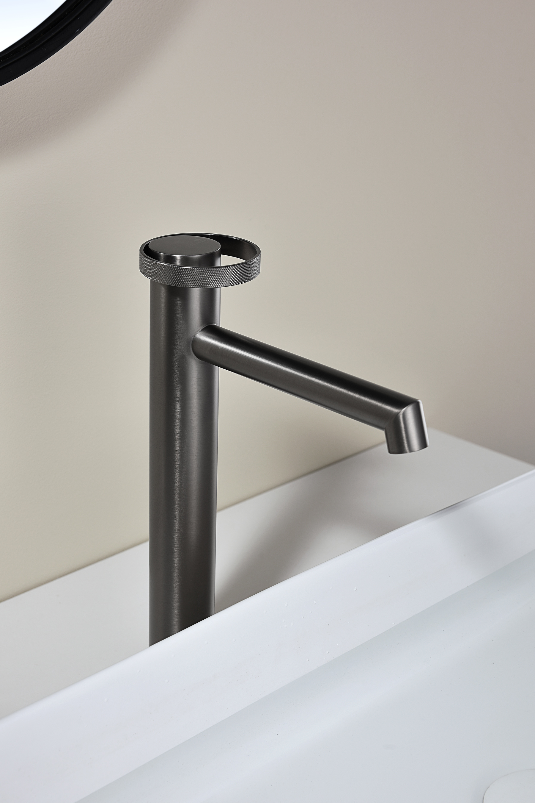 19112-Q Смеситель од. для раковины-чаши (ГРАФИТ) GANZER (10/1шт)