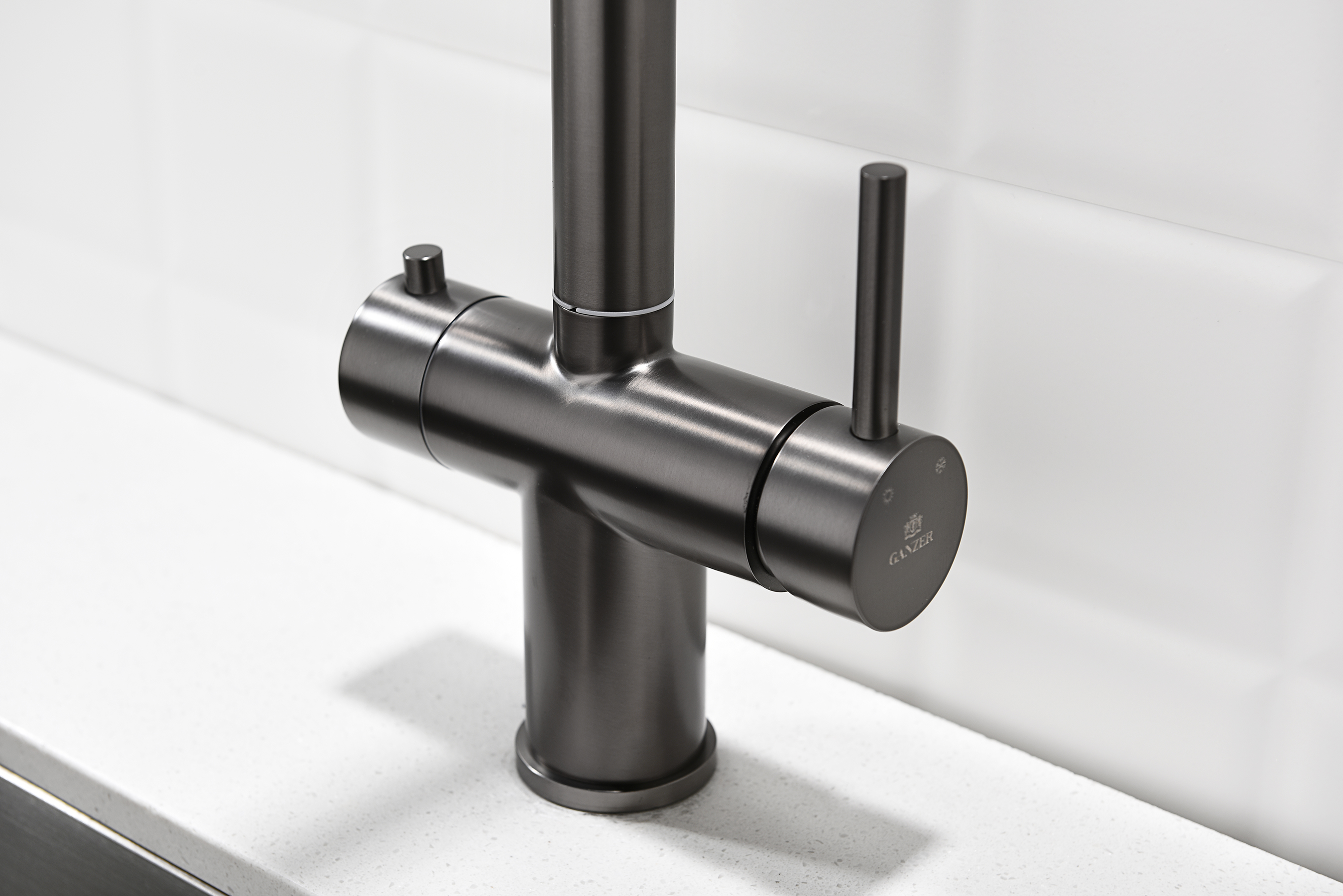 16036-Q Смес. од. для кухни с ВЫД. лейкой и подк. ФИЛЬТ. (ГРАФИТ)  GANZER (10/1шт)