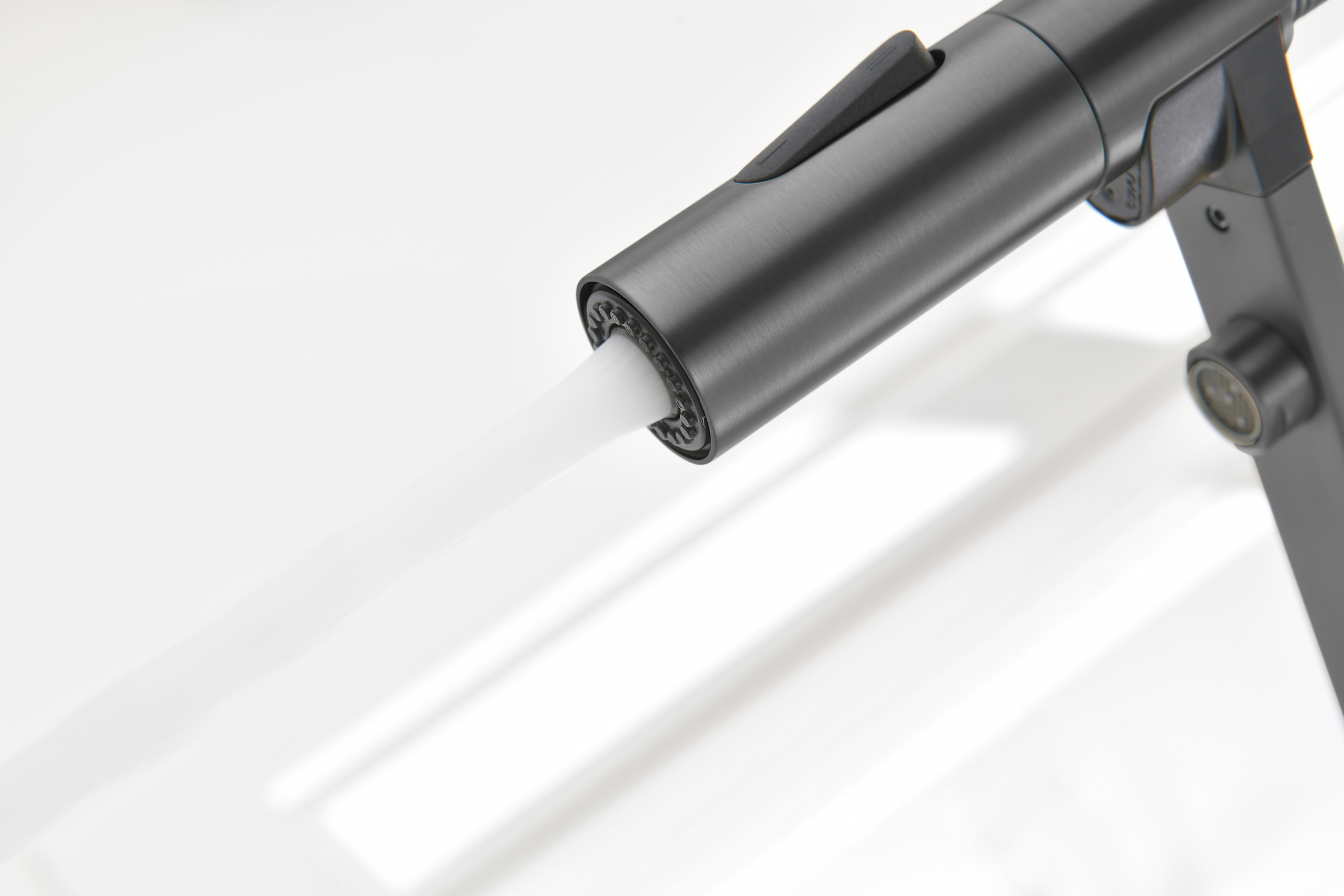 05126-Q Смес. для кухни с гиб МАГ. изл. и под. фильт. (ГРАФИТ) GANZER (10/1шт)