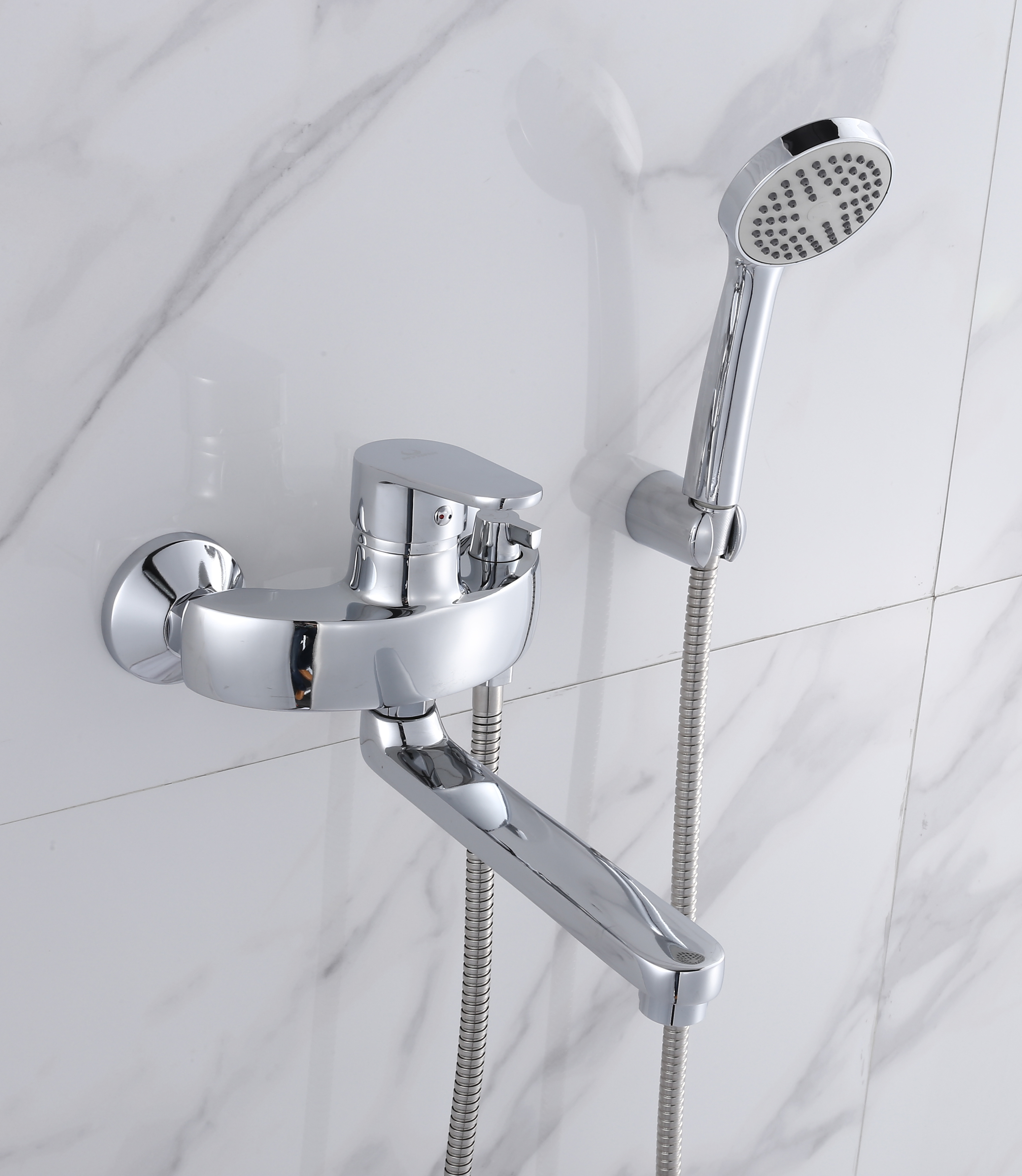 30006 Смеситель для ванны кор. HANSEN  (10/1шт)