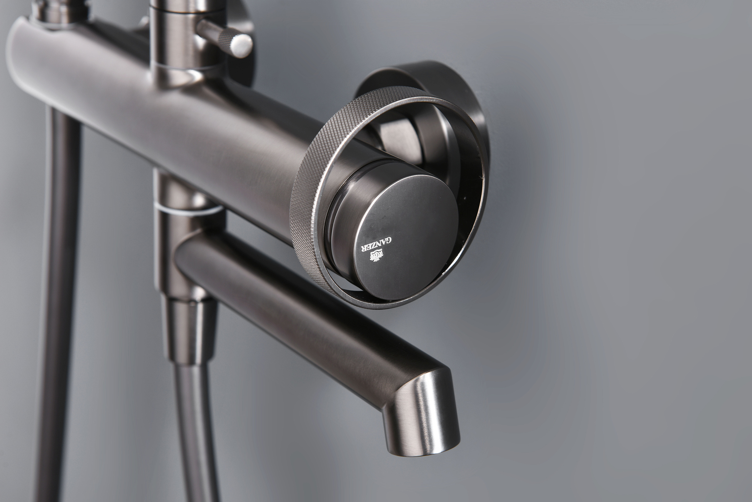 19162-Q Душевая система (ГРАФИТ) GANZER (5/1шт)