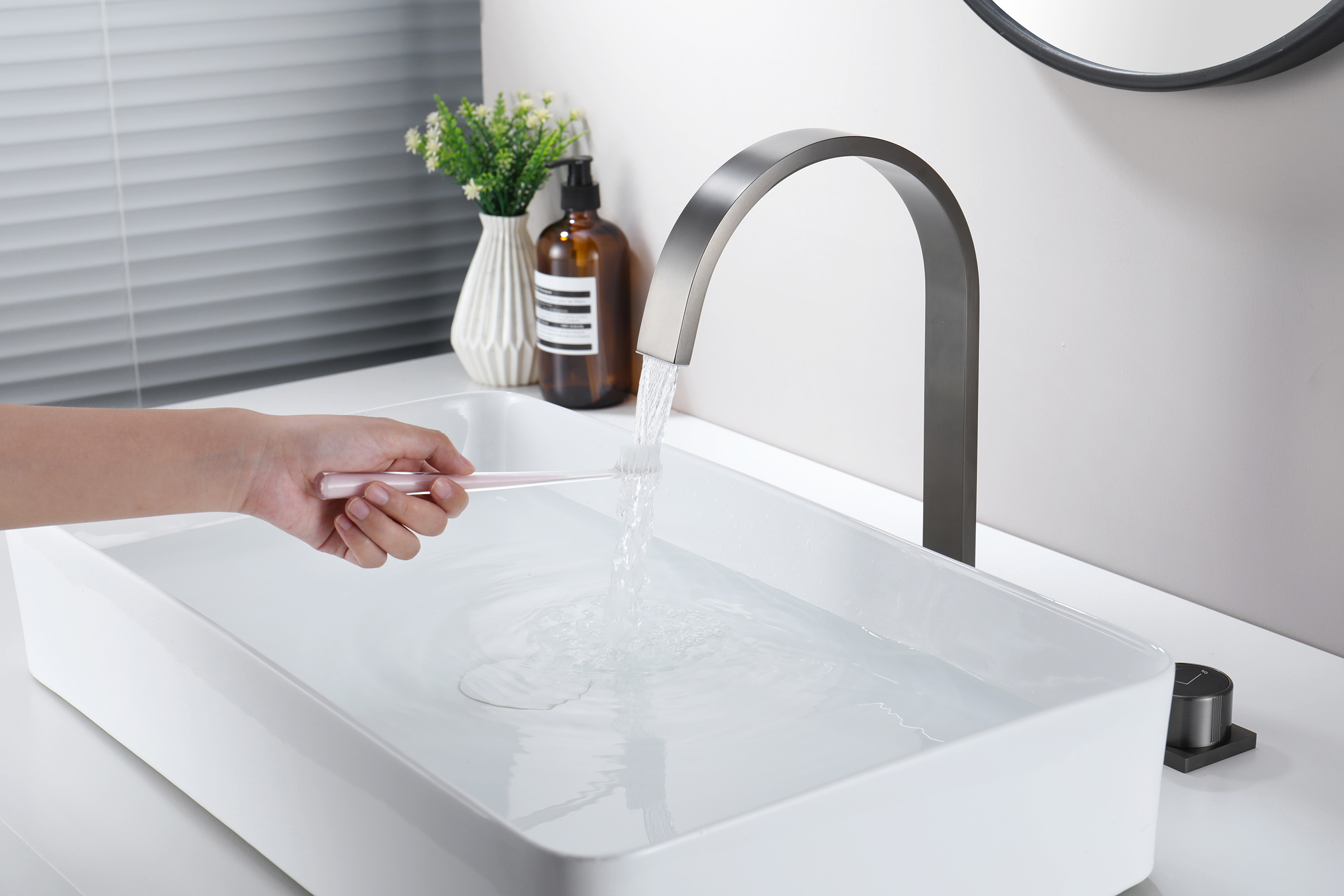 01112-Q Смеситель на борт раковины (2-отв,ГРАФИТ)  GANZER (10/1шт)