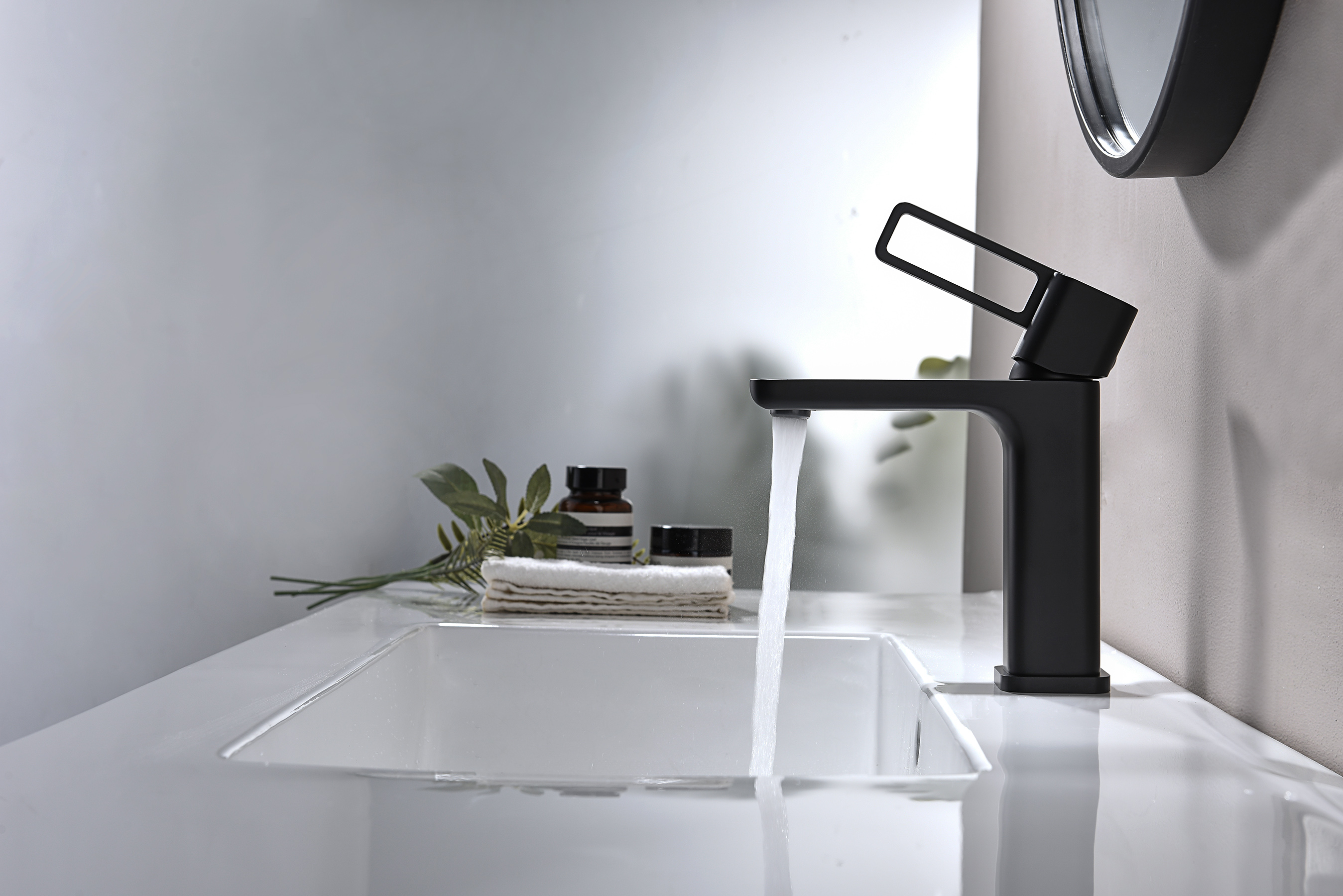 12111-C Смеситель од. для раковины (ЧЕРНЫЙ) GANZER (10/1шт)