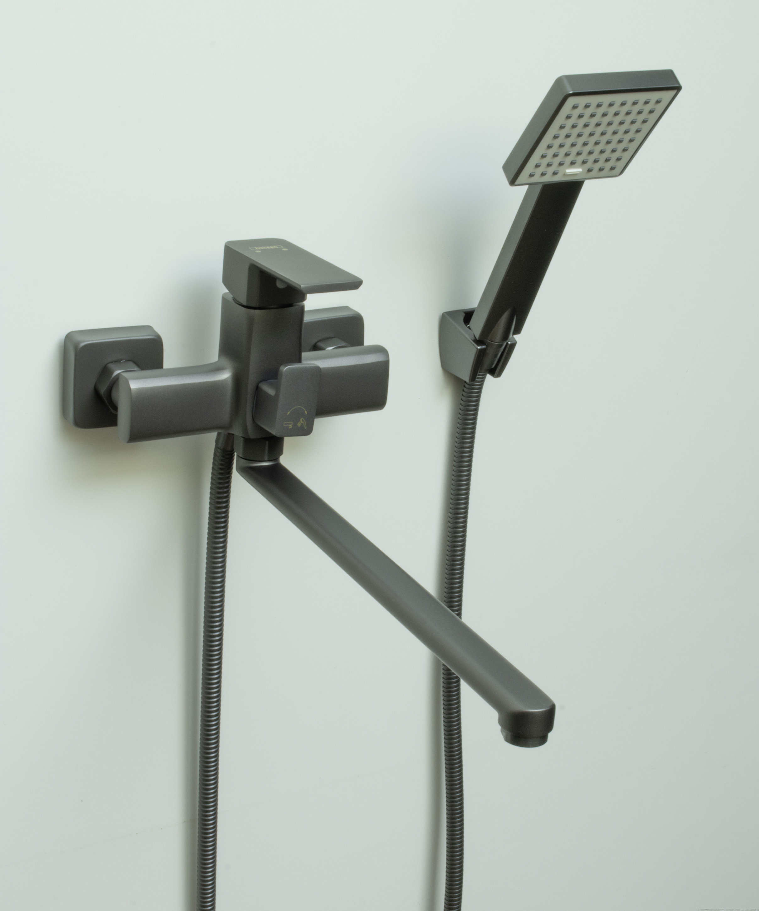 22010-P Смеситель для ванны (ГРАФИТ)  HANSEN  (10/1шт)