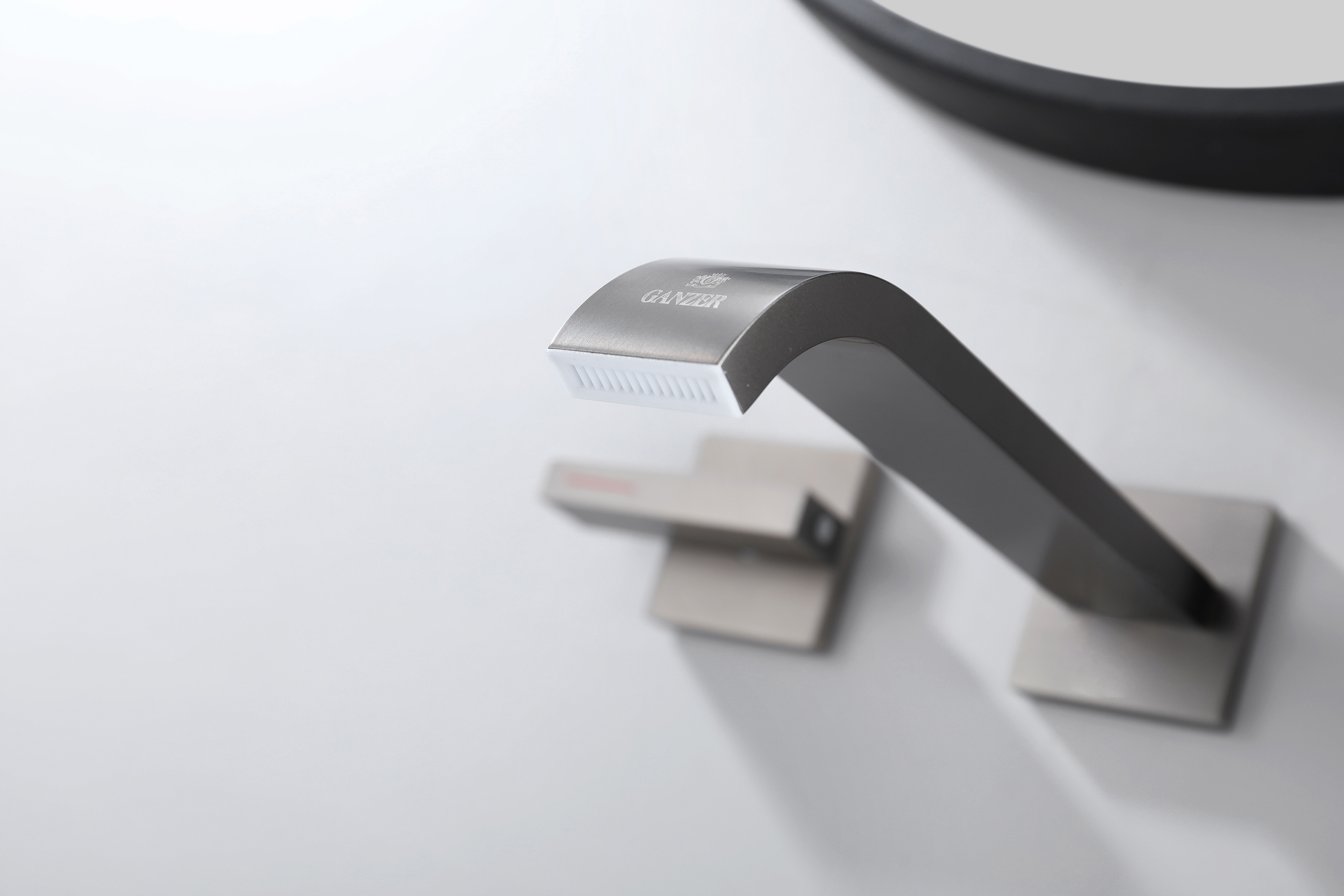 01144-Q Смеситель встраиваемый для раковины (ГРАФИТ) GANZER (8/1шт)