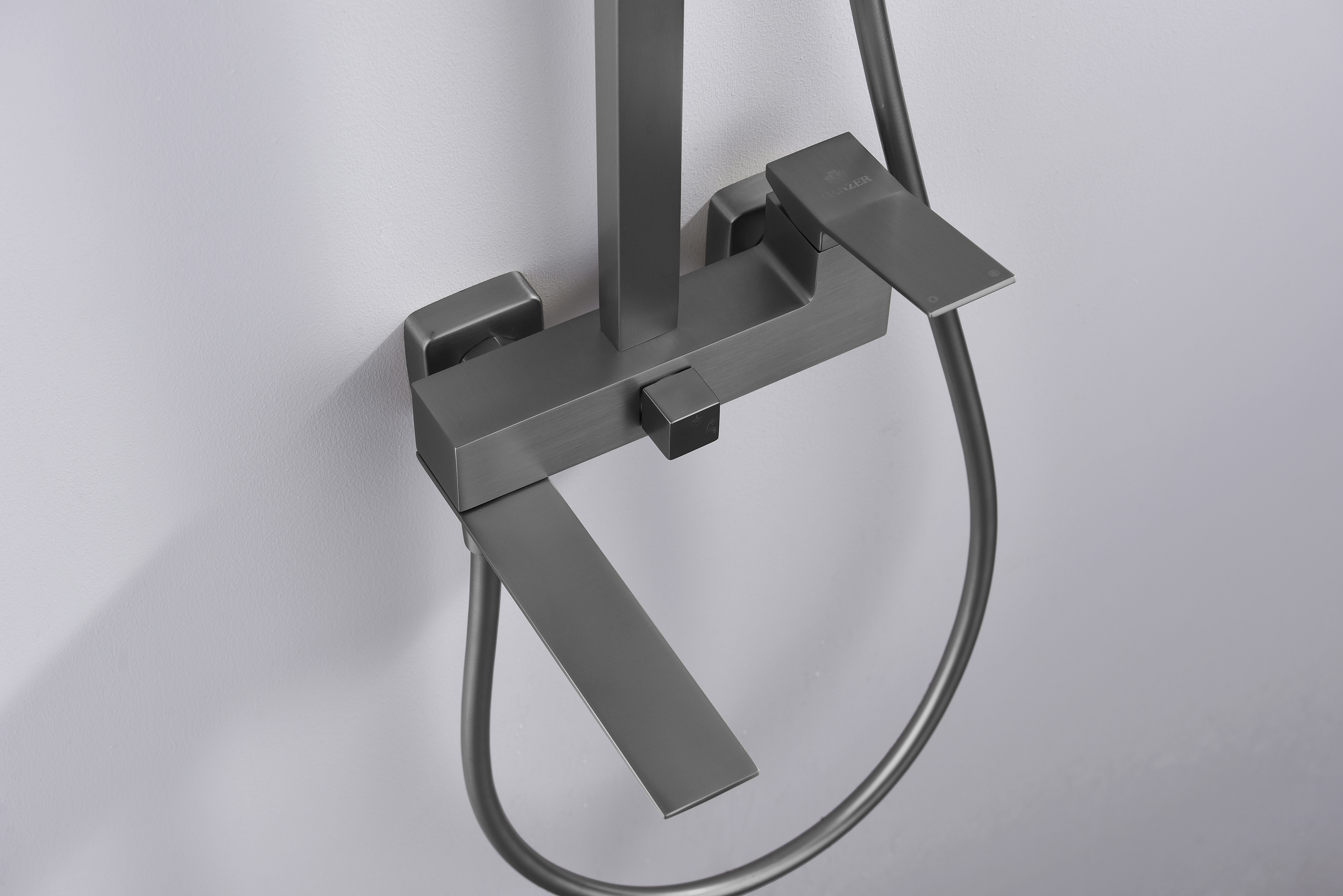 05162-Q Душевая система (ГРАФИТ) GANZER (5/1шт)