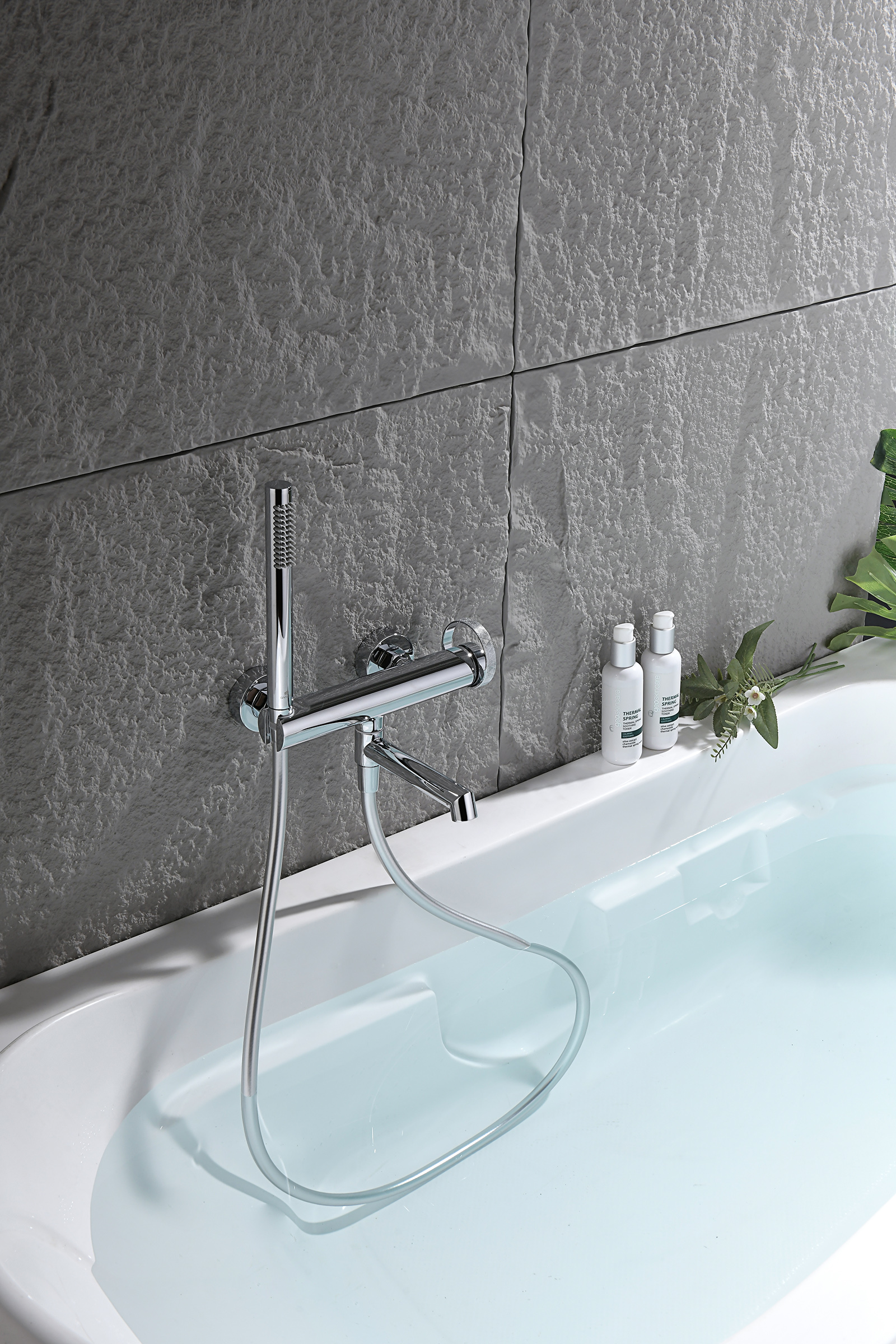 19132 Смеситель од. для ванны кор. (ХРОМ)  GANZER  (8/1шт)