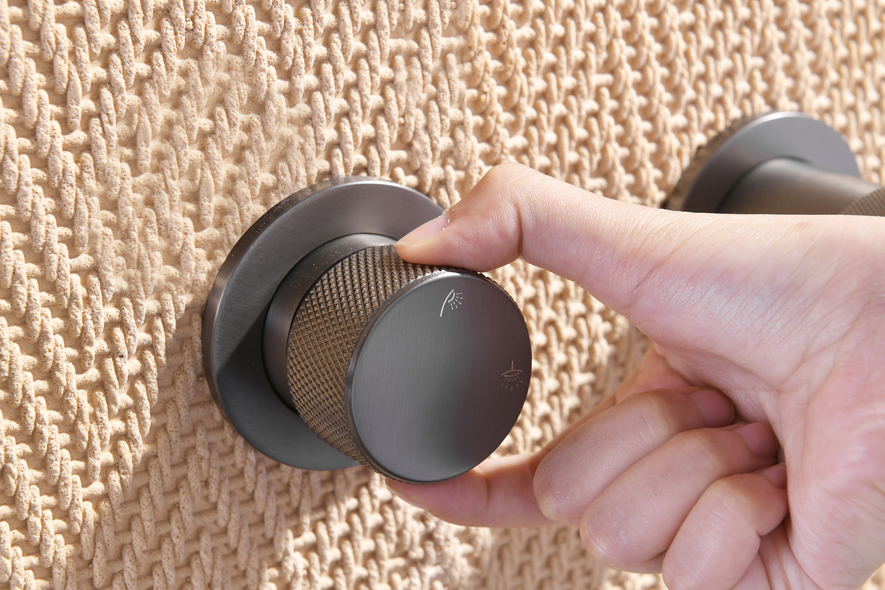 19164-Q Встроенный смес для душа с 2-функ. (ГРАФИТ) GANZER  (6/1шт)