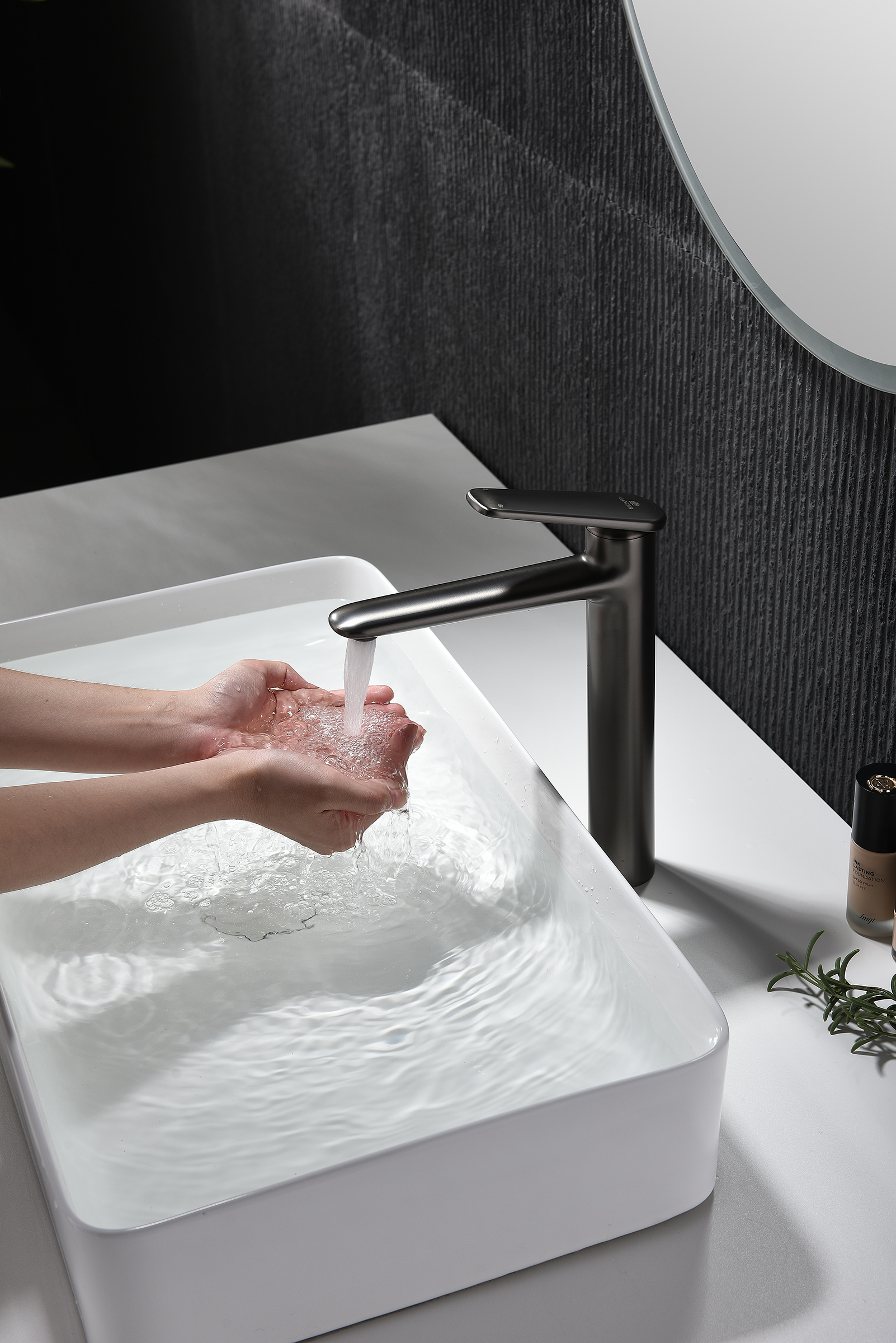 02112-Q Смеситель од. для раковины-чаши (ГРАФИТ) GANZER (10/1шт)