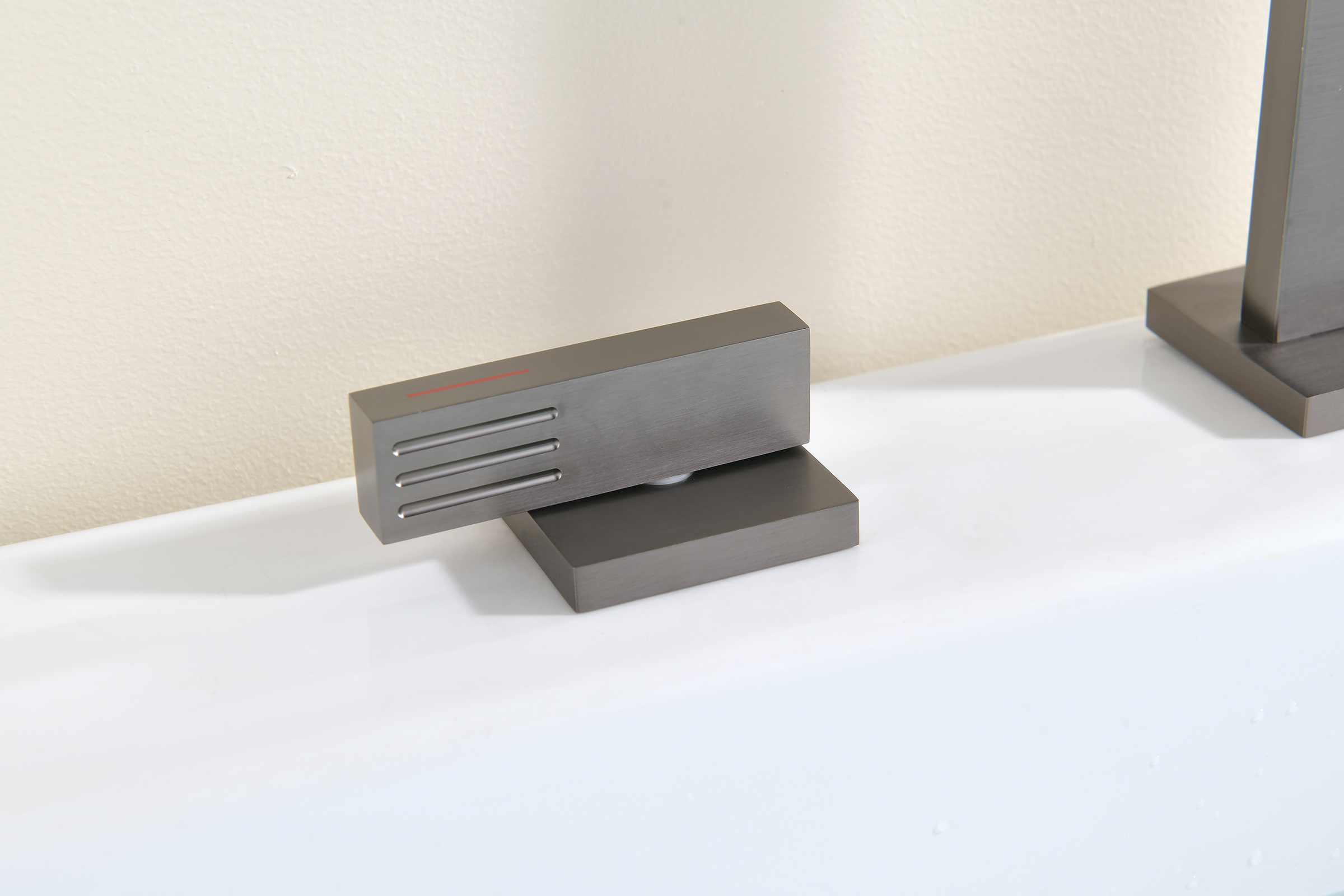 01133-Q Смеситель на борт ванны (5-отв,ГРАФИТ)  GANZER (10/1шт)