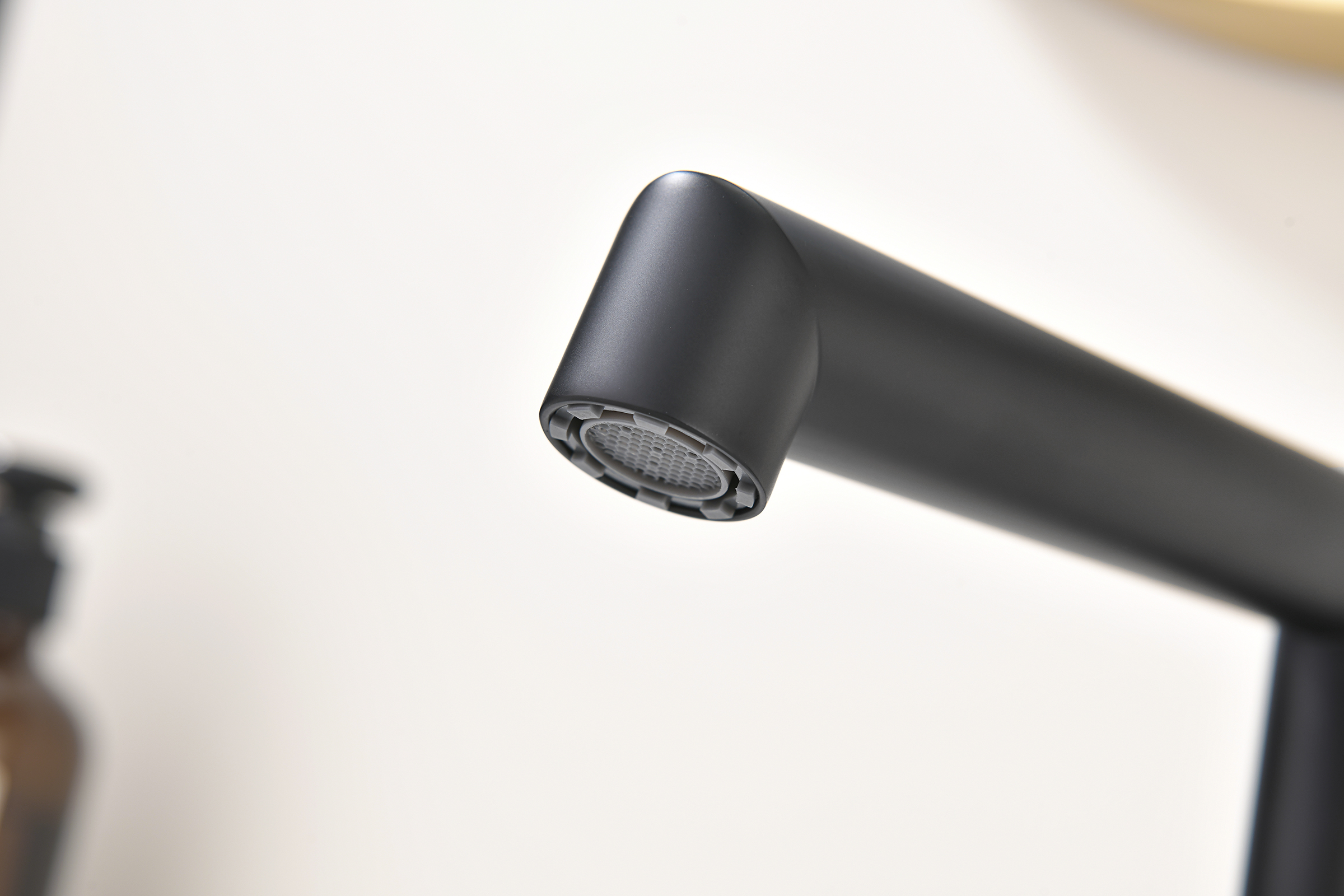 19114-C Смеситель на борт раковины (2-отв,ЧЕРНЫЙ)  GANZER (10/1шт)