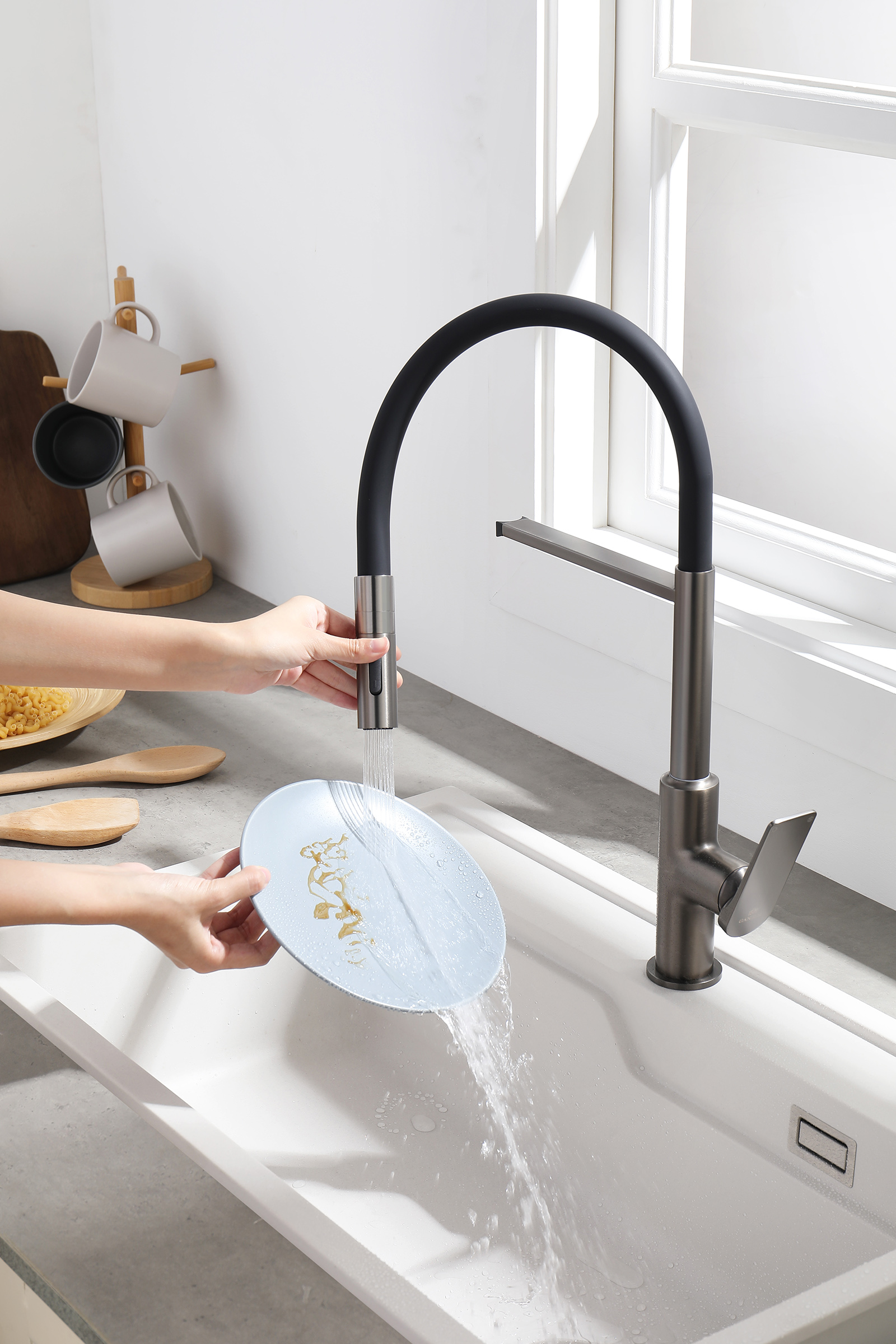 07126-Q Смеситель для кухни с гиб. МАГНИТ. изливом (ГРАФИТ+ЧЕР.) GANZER (10/1шт)